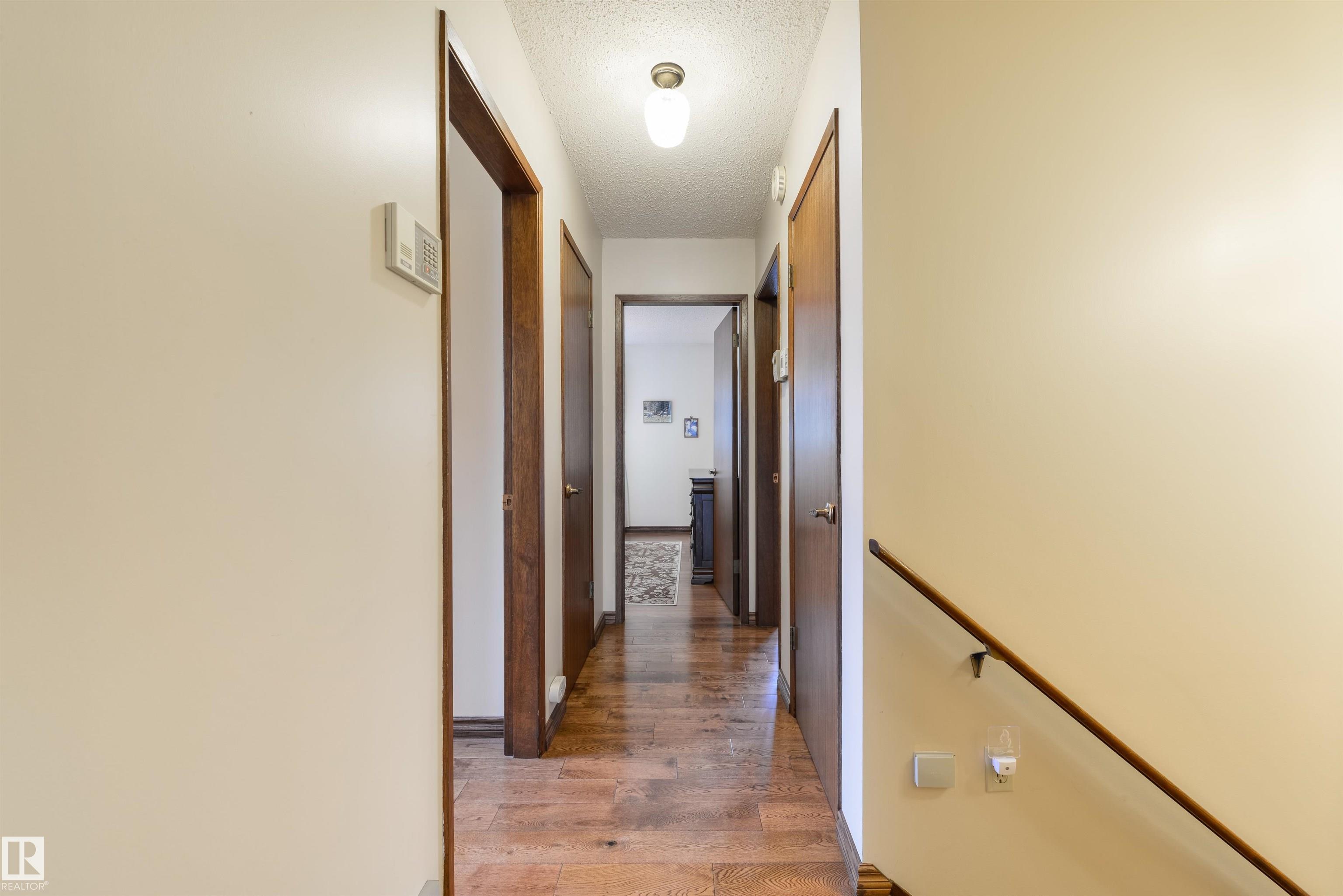 https://zimg.paragon.ice.com/ParagonImages/Property/PM/RAE/225399908/32/0/0/96f6425c80a51b95f1674980717075ac/1/1ef01d3eaee7a7ce7a955b1bc49b4bd6/225399908-6ea1cd9e-f5d4-445f-a602-82fb44cd0dde.JPG