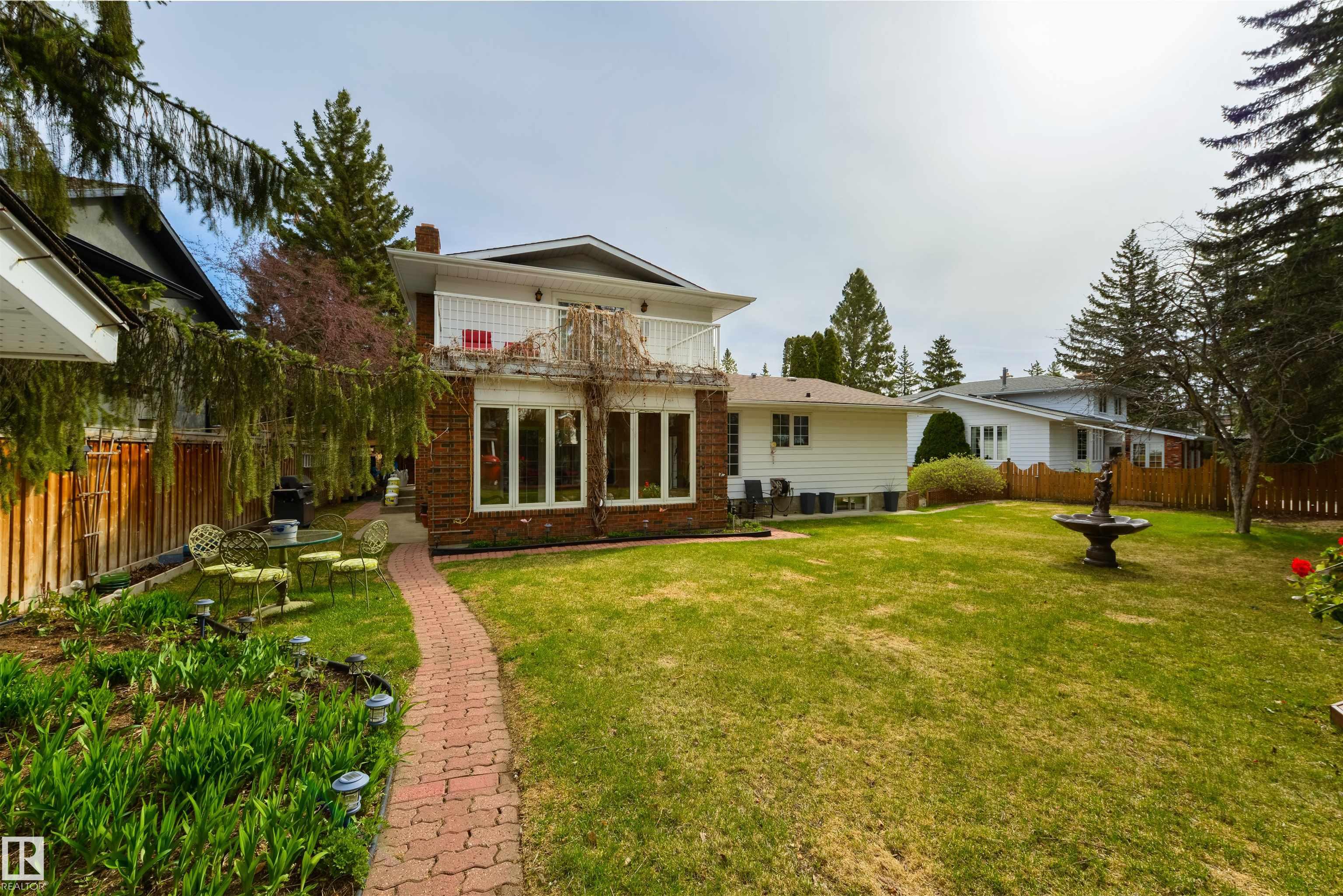 Picture for 206 WOLF WILLOW CR NW