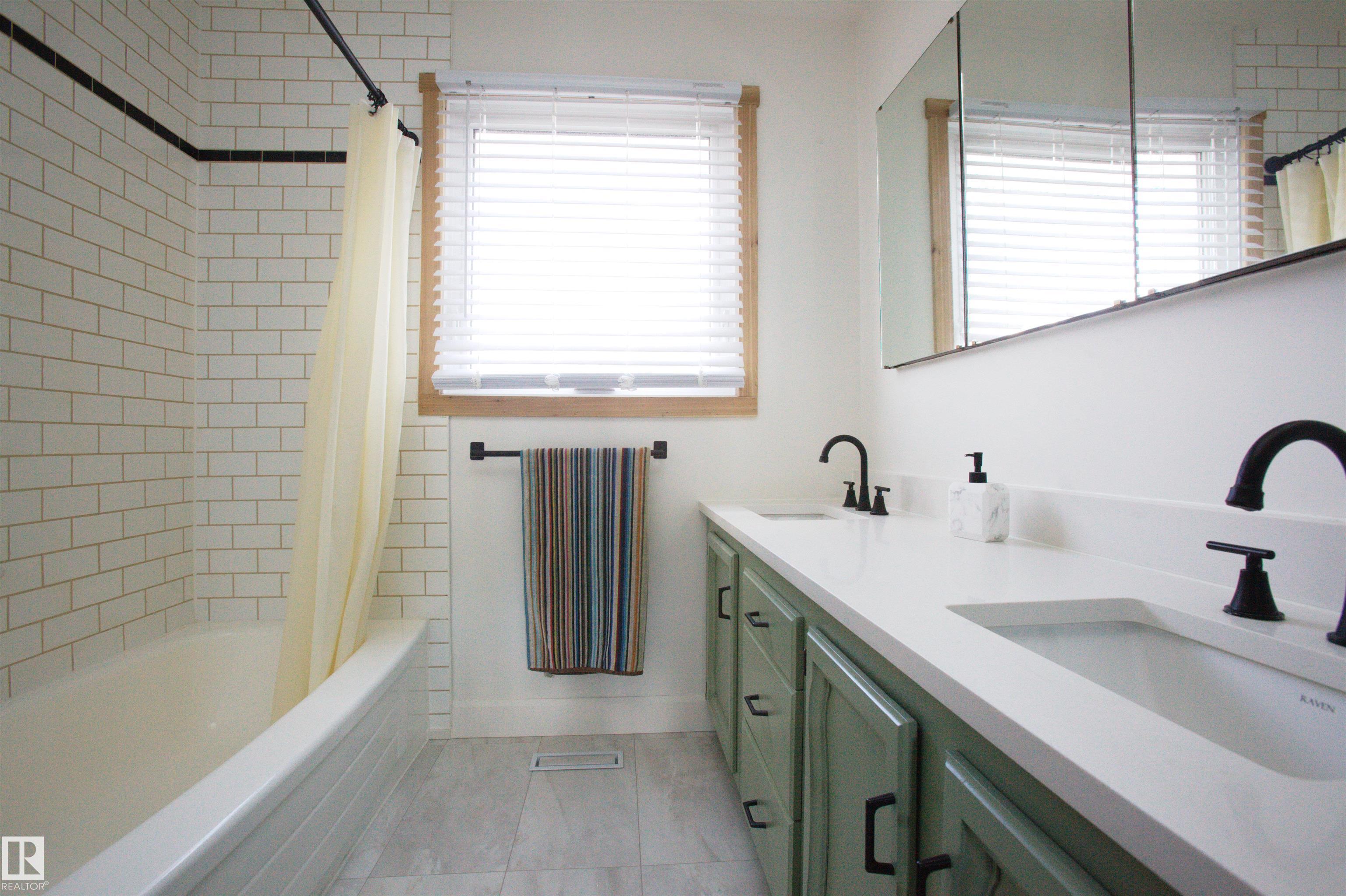 Photo 32 at 12137 50 Street NW, Beacon Heights, Edmonton