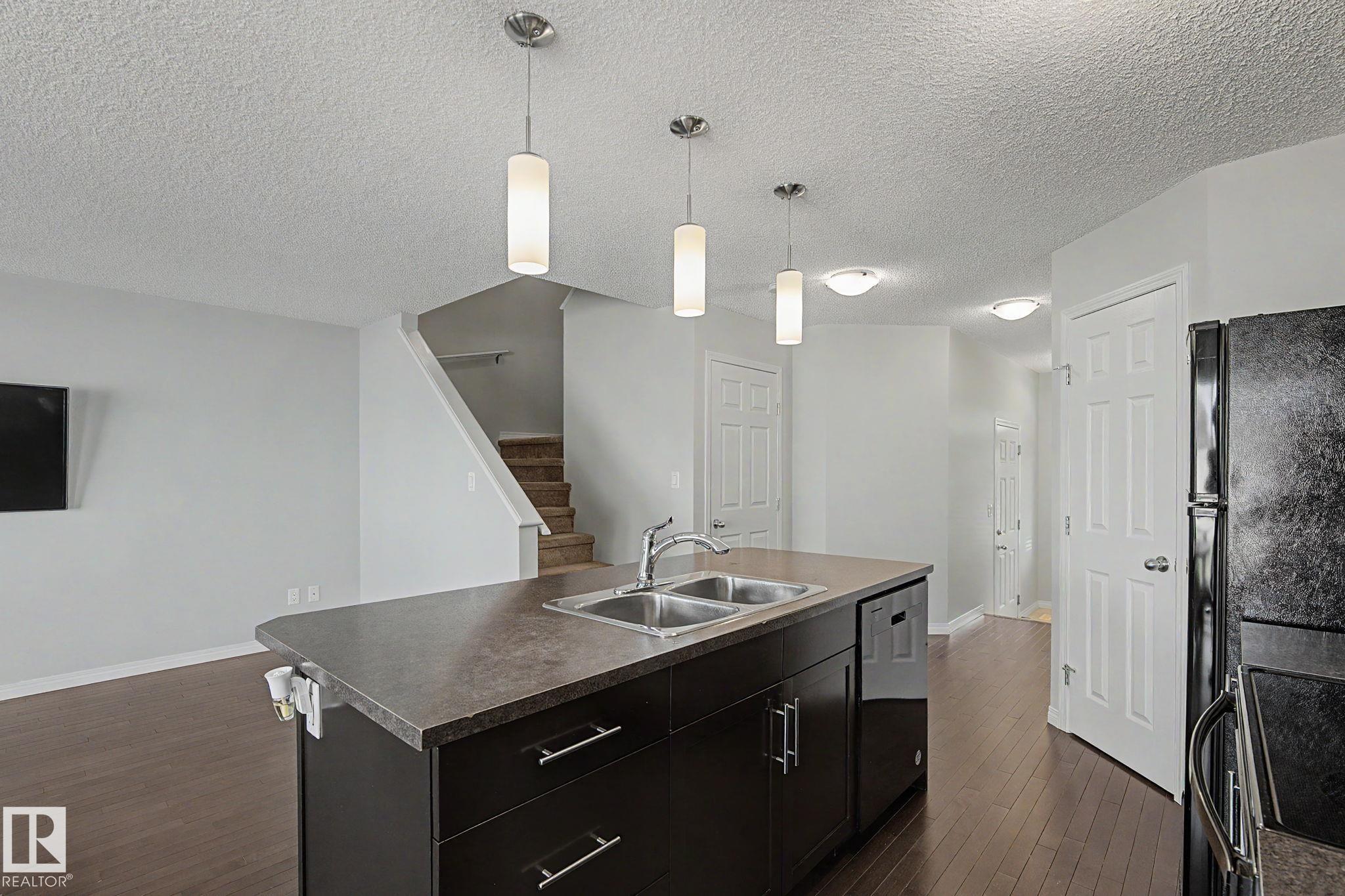 Photo 9 at 1747 Chapman Way SW, Chappelle Area, Edmonton