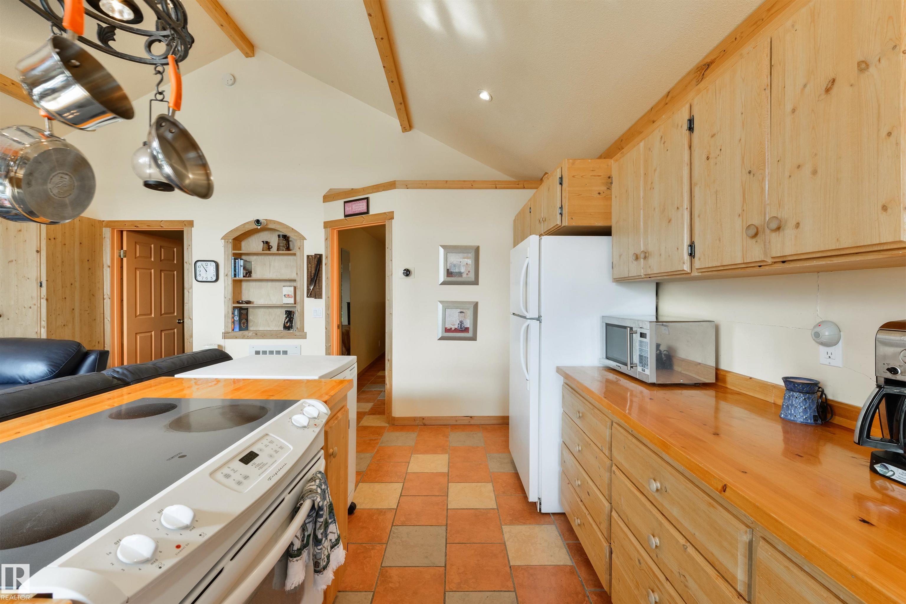 Photo 13 at 113 Bayview Drive, Lakeview, Rural Parkland County