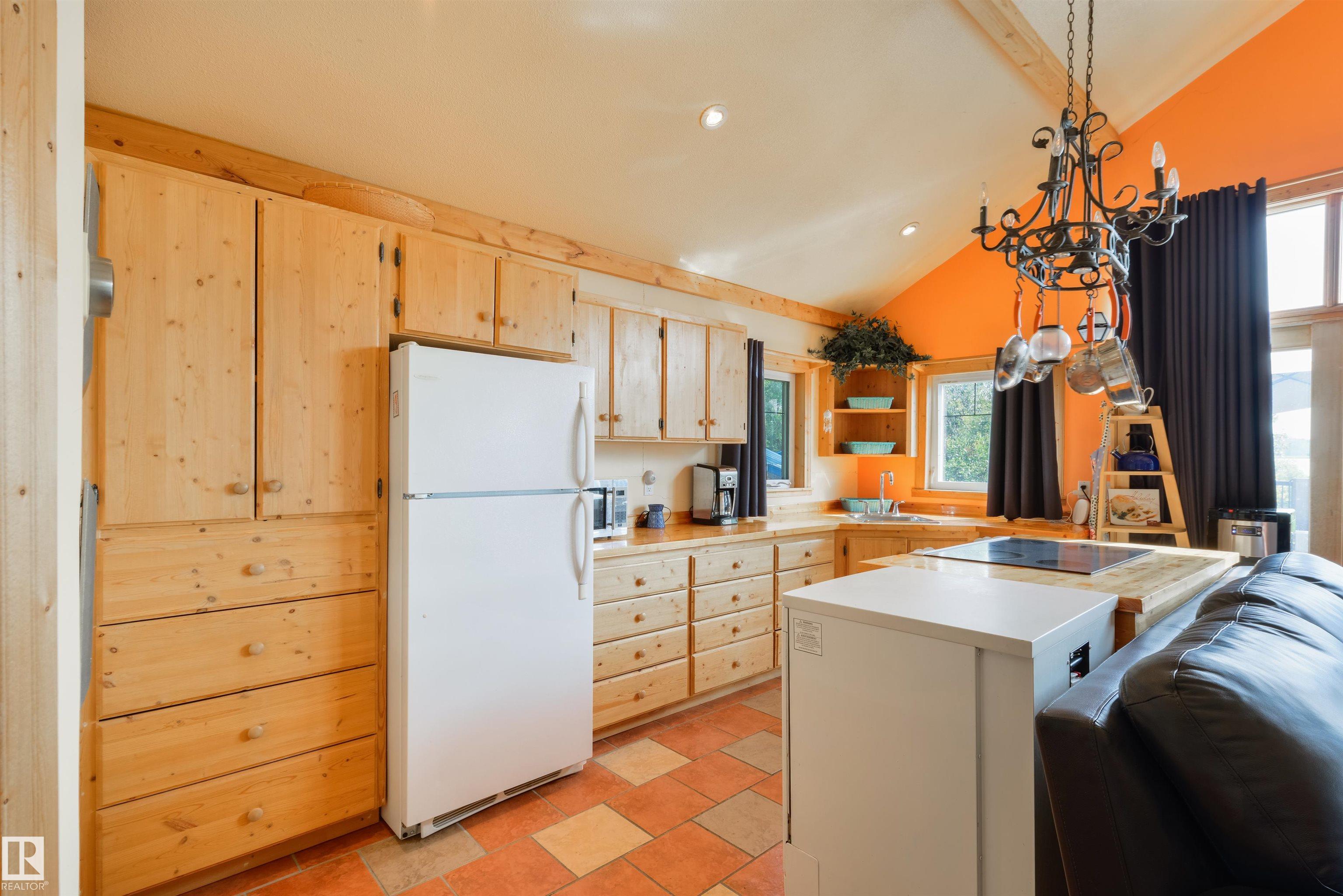 Photo 9 at 113 Bayview Drive, Lakeview, Rural Parkland County