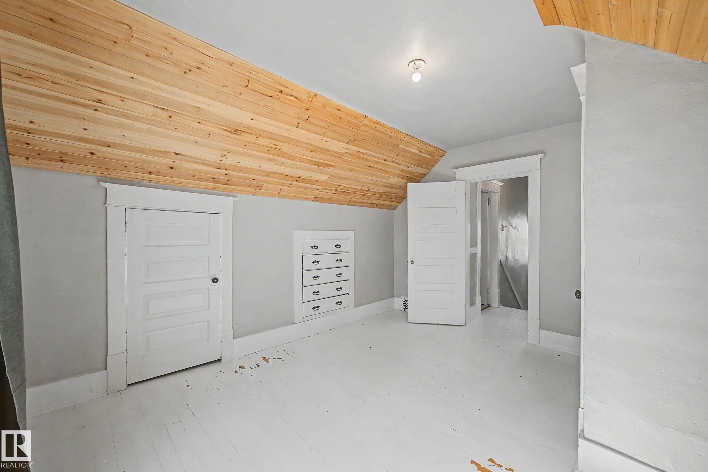 https://zimg.paragon.ice.com/ParagonImages/Property/PM/RAE/225399926/22/0/0/654f4bbaccecbd6a455f69538865c8aa/1/40a4951ec8f57a604b16f1cefec69854/225399926-c52e3d8a-4bb1-45f8-9753-7ceb5fab0760.JPG