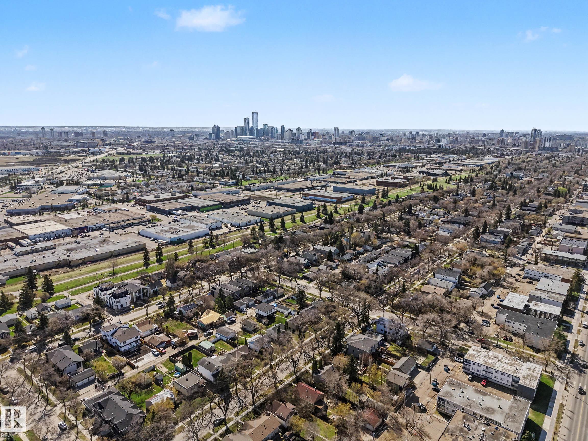 https://zimg.paragon.ice.com/ParagonImages/Property/PM/RAE/225399926/40/0/0/b6dce11b5273059e7fed13ccfdfb5d0b/1/40a4951ec8f57a604b16f1cefec69854/225399926-9d56e8b9-dad4-49e3-b771-7b3b83ab965a.JPG