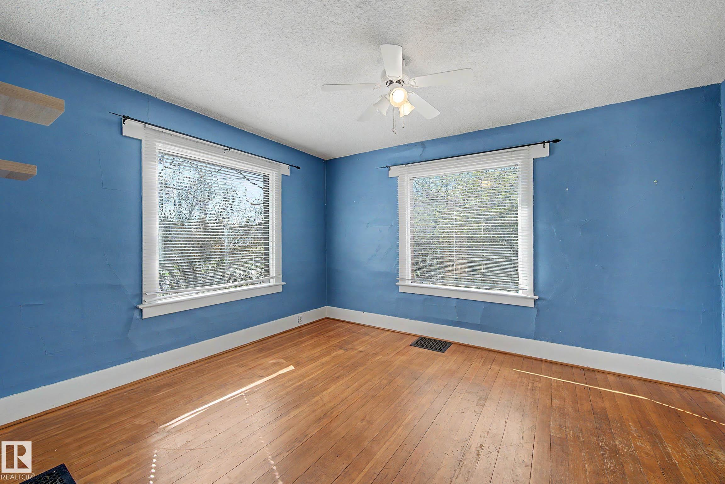 https://zimg.paragon.ice.com/ParagonImages/Property/PM/RAE/225399926/9/0/0/633126b1365b0f4872eb79da1751fe26/1/40a4951ec8f57a604b16f1cefec69854/225399926-7c5efc83-703a-4439-b2ba-1af7c02ad6e8.JPG