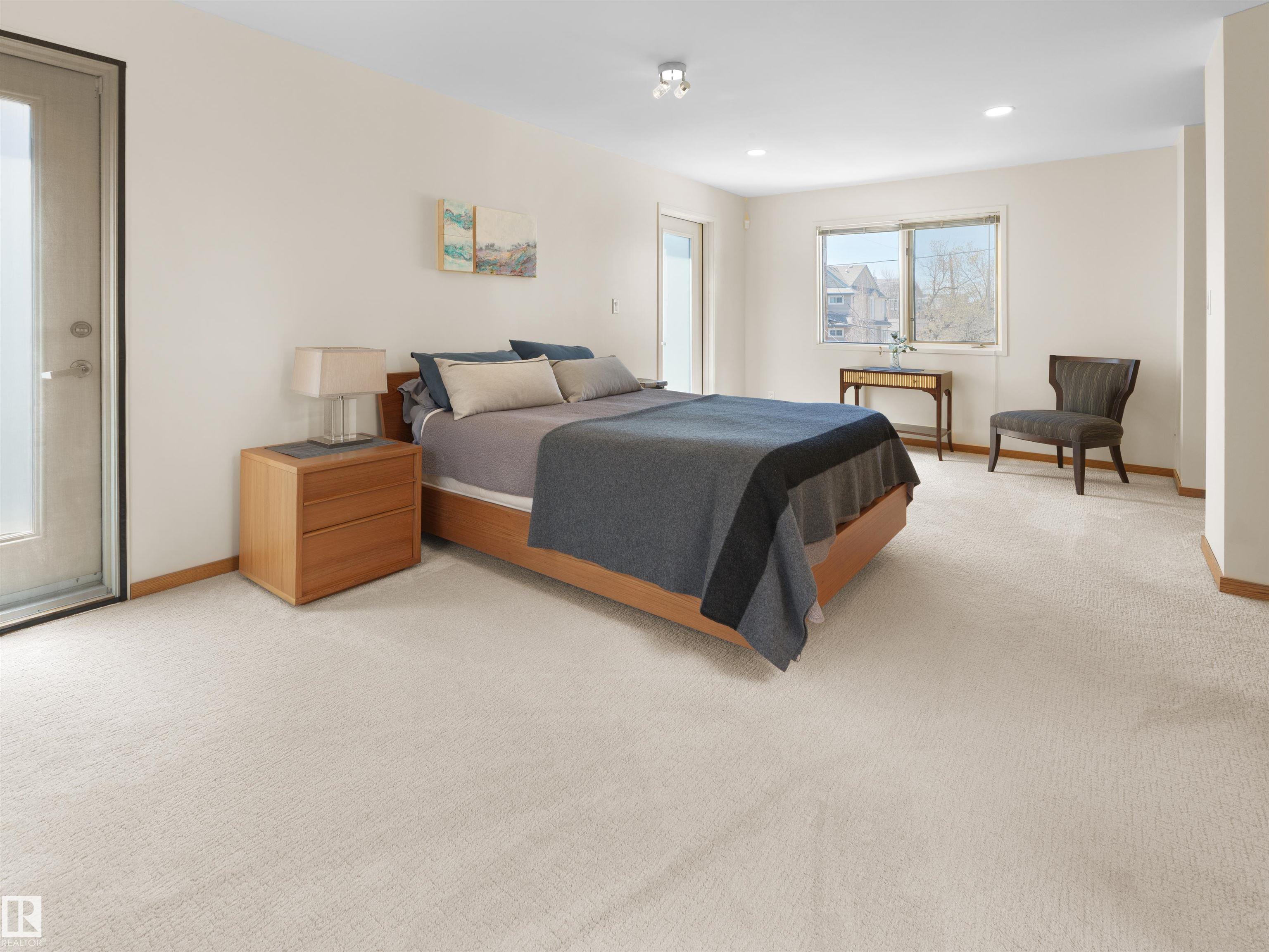 https://zimg.paragon.ice.com/ParagonImages/Property/PM/RAE/225399932/20/0/0/d44f4c51b3ebc6595ae21bd5b682bf69/1/a7aec53e916f3cd5400bd946fc582c52/225399932-652d8cac-e7f1-4f8f-9476-128d84710291.JPG