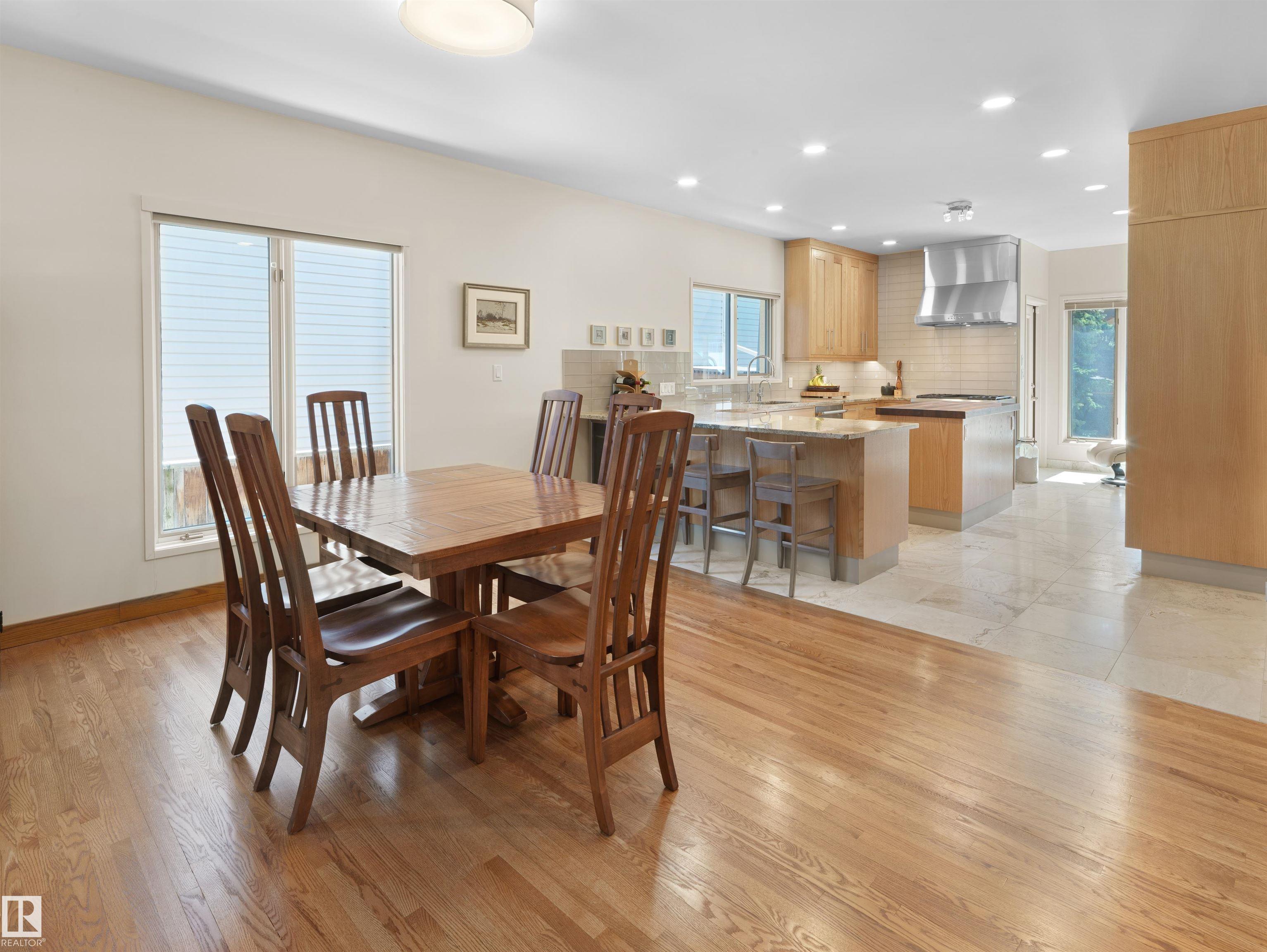 https://zimg.paragon.ice.com/ParagonImages/Property/PM/RAE/225399932/7/0/0/f450933603411d6a60992b7d3386acba/1/a7aec53e916f3cd5400bd946fc582c52/225399932-5e239462-324c-4111-82e0-fa5ddf084809.JPG