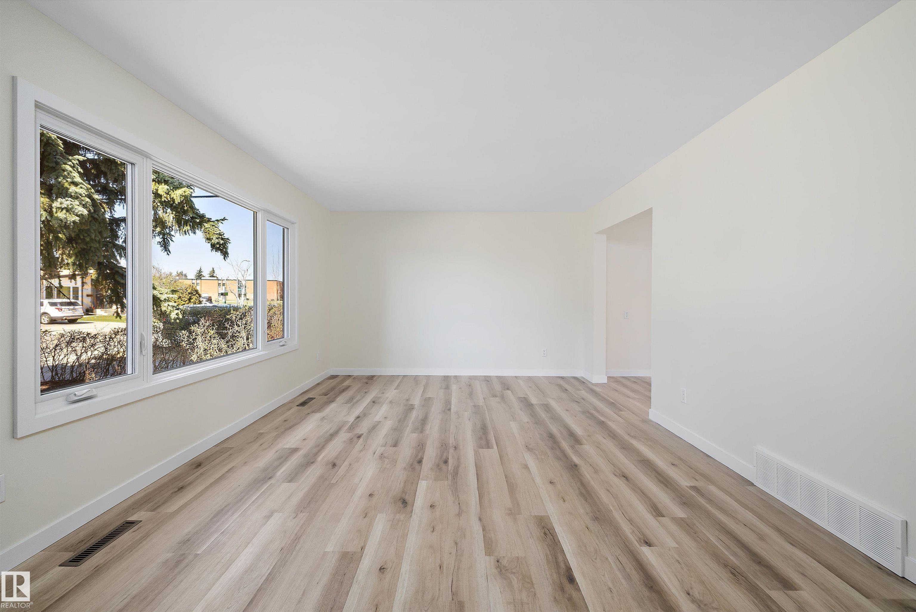 https://zimg.paragon.ice.com/ParagonImages/Property/PM/RAE/225399938/11/0/0/47a0d1f782e3f328835671ad763ccf2c/1/22e03ead17b2e13c8139ddd28b872904/225399938-6975d401-acba-40fd-be77-bf2dd3181e5e.JPG