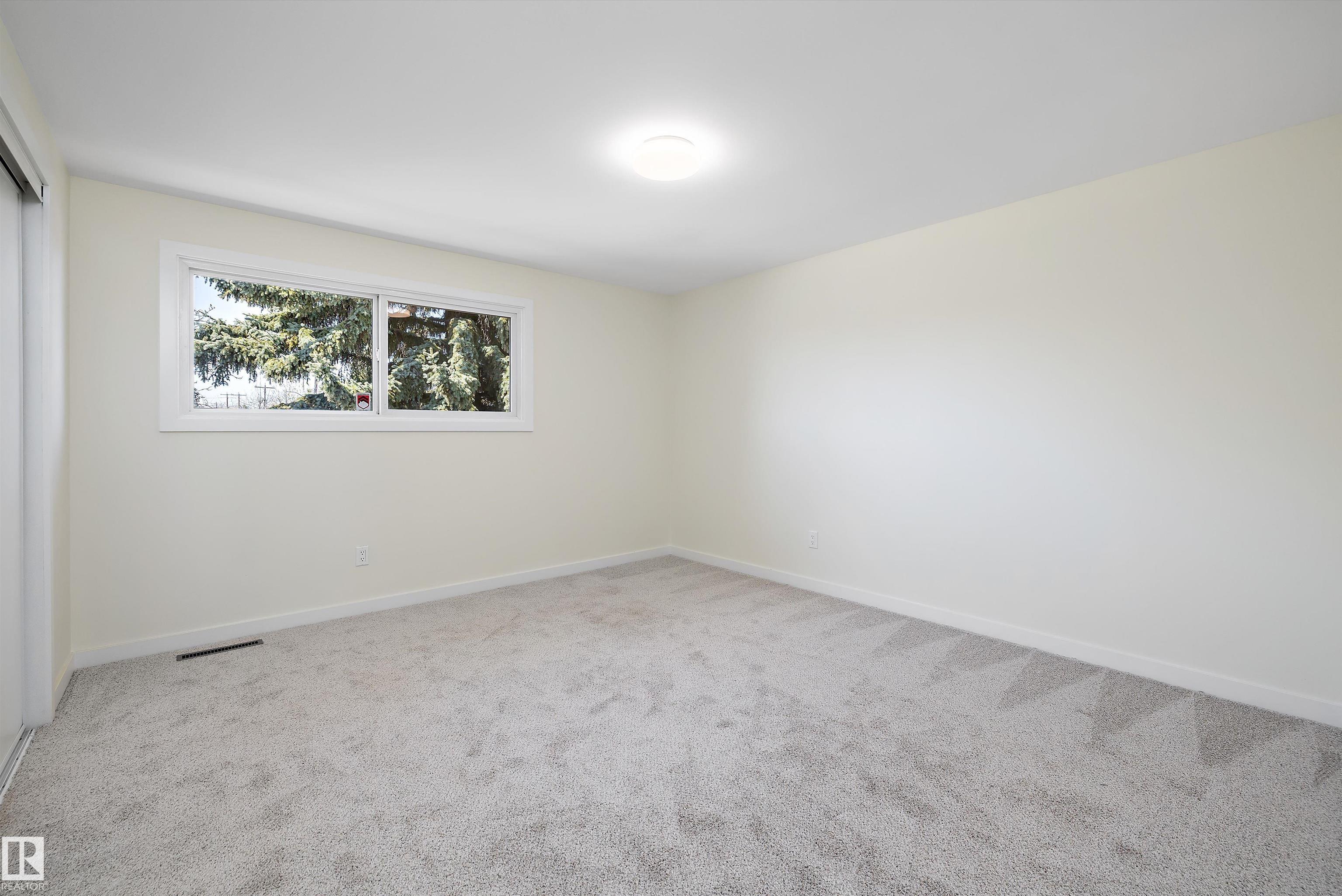 https://zimg.paragon.ice.com/ParagonImages/Property/PM/RAE/225399938/32/0/0/3b7efcb737af70ec3b8b7d260e318403/1/22e03ead17b2e13c8139ddd28b872904/225399938-f85437f8-e9e1-4ec6-b6e7-c575942a43b5.JPG