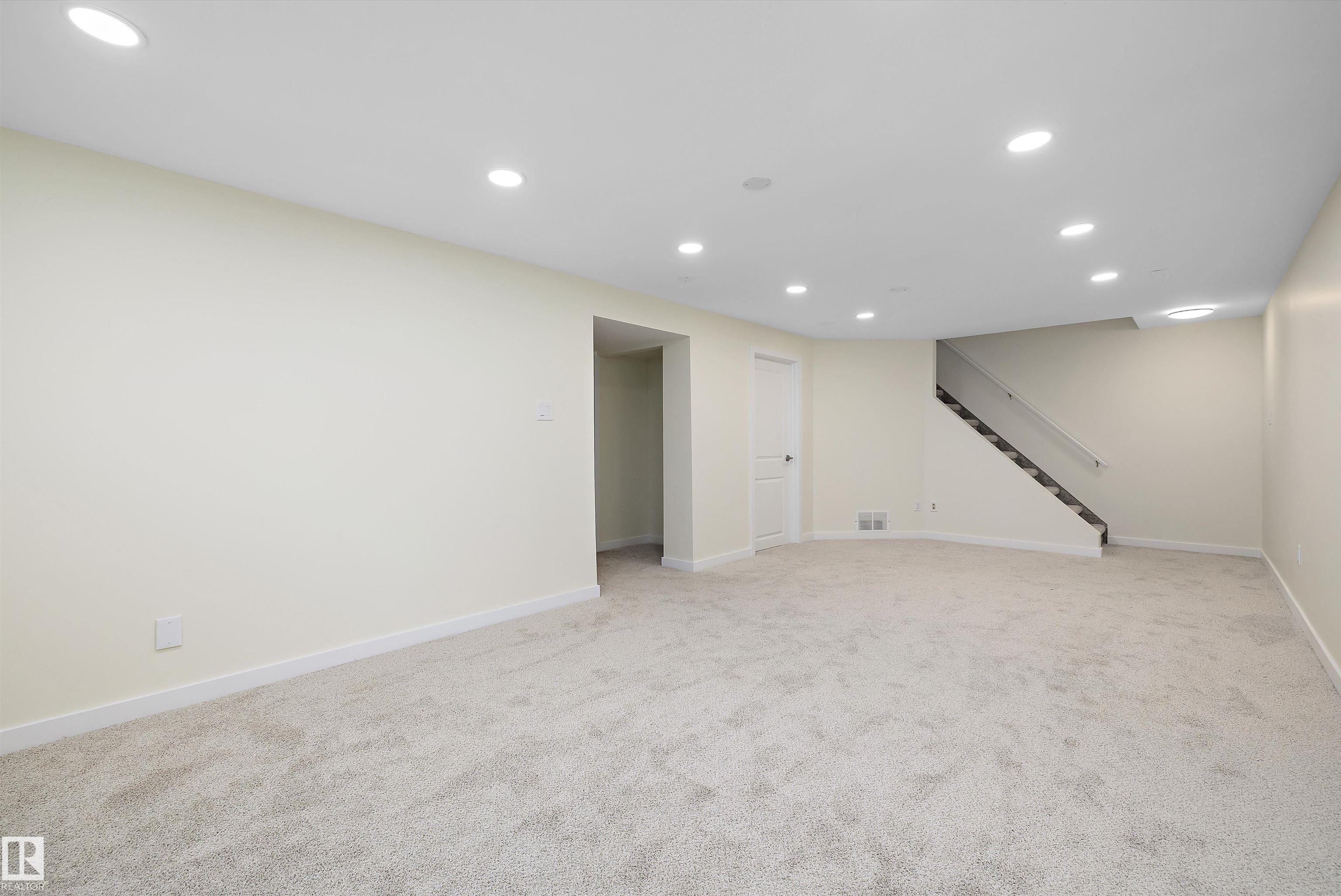 https://zimg.paragon.ice.com/ParagonImages/Property/PM/RAE/225399938/37/0/0/18037d591889506f8ab5ae0e73abc9c0/1/22e03ead17b2e13c8139ddd28b872904/225399938-2501932b-ab15-480d-8753-dac2e369033b.JPG