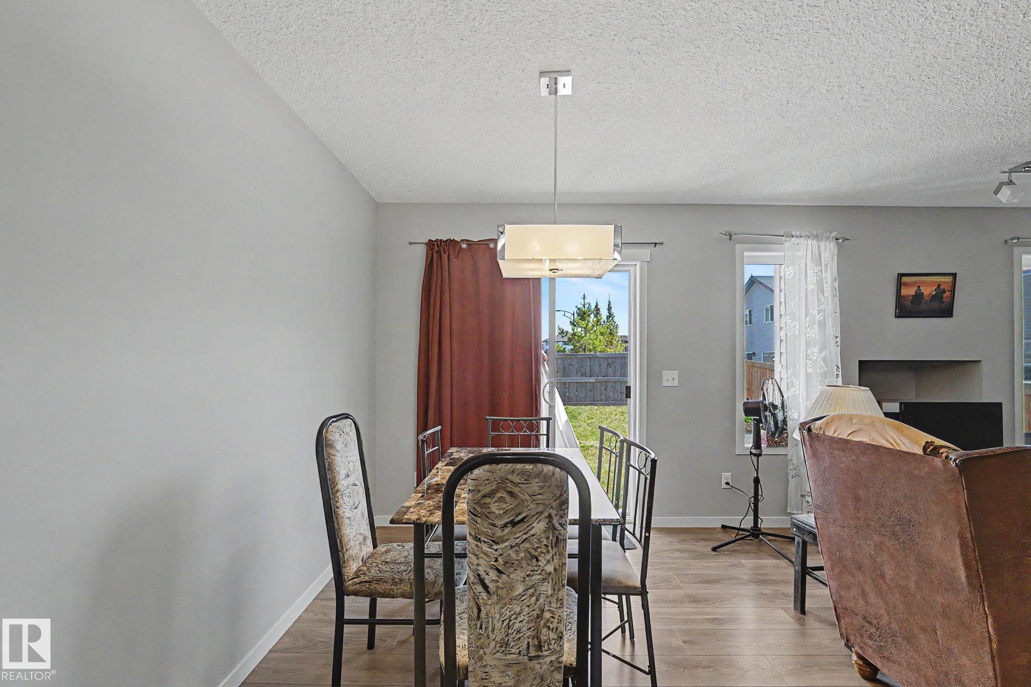 Photo 11 at 1211 29 Street NW, Laurel, Edmonton