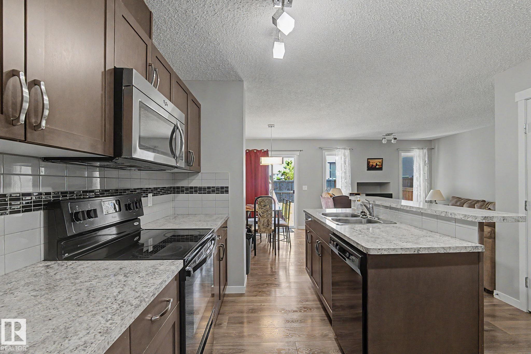 Photo 9 at 1211 29 Street NW, Laurel, Edmonton