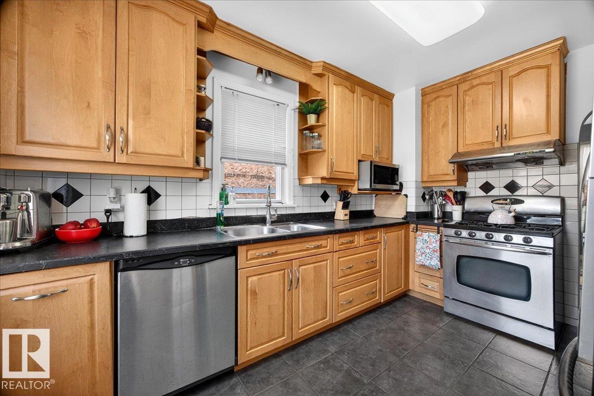 https://zimg.paragon.ice.com/ParagonImages/Property/PM/RAE/225399941/10/0/0/7d03e3cb0f456d34d678aca5a8ed99b7/1/8f2f687dda4e09d822776795a67b59f5/225399941-b303bc6a-2db1-4ebe-9f10-e80160390481.JPG