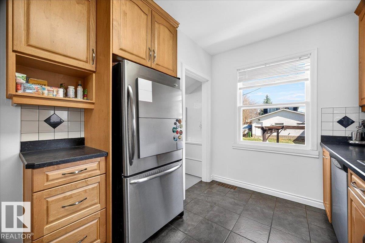 https://zimg.paragon.ice.com/ParagonImages/Property/PM/RAE/225399941/11/0/0/3fb8338eee61ffb8d9eefc62ac443b2a/1/8f2f687dda4e09d822776795a67b59f5/225399941-cb1dd2cd-a761-4842-b87b-b9890c2b635f.JPG