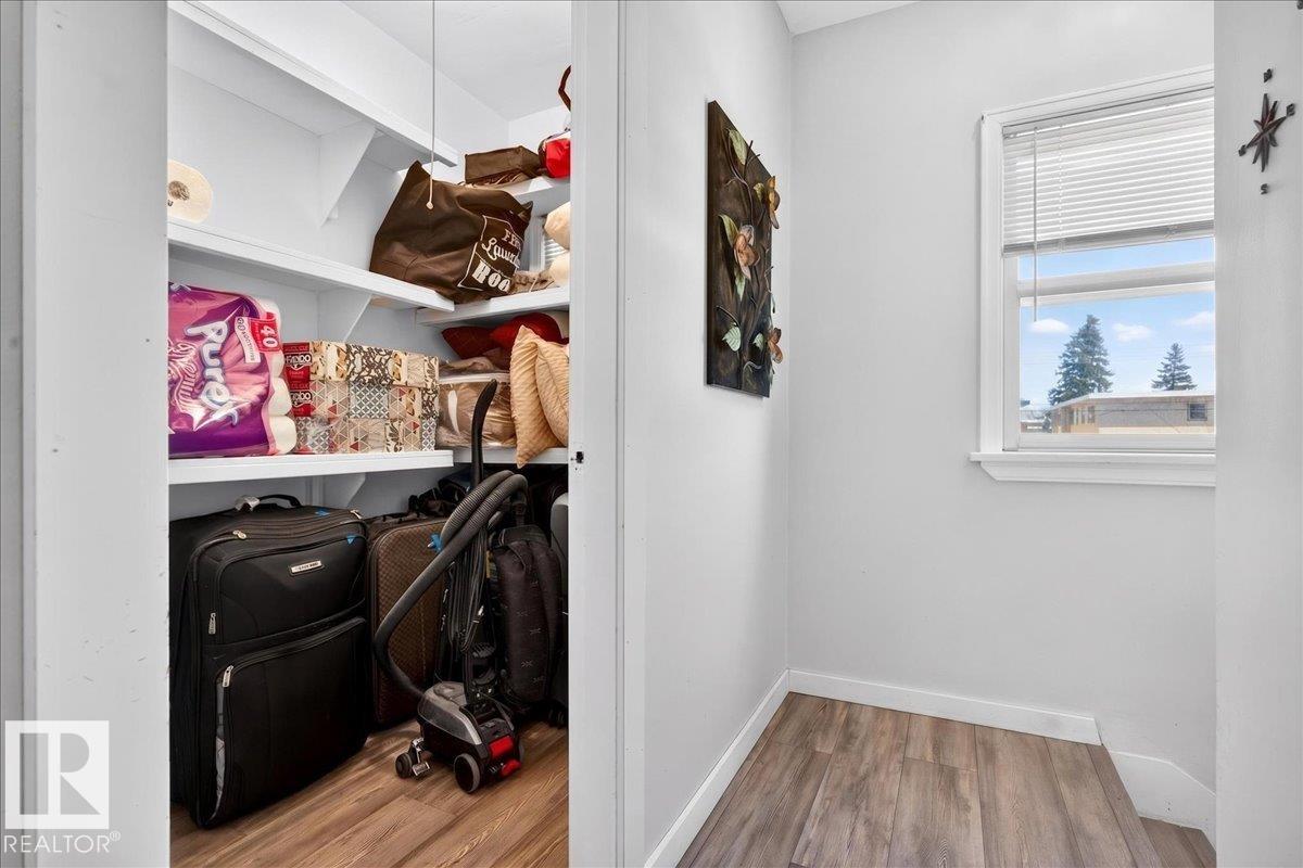 https://zimg.paragon.ice.com/ParagonImages/Property/PM/RAE/225399941/16/0/0/2f8fb42b3f777336fb3a5a9b17e3df88/1/8f2f687dda4e09d822776795a67b59f5/225399941-d0fcfe3a-241d-4636-90af-0b023b6f5340.JPG