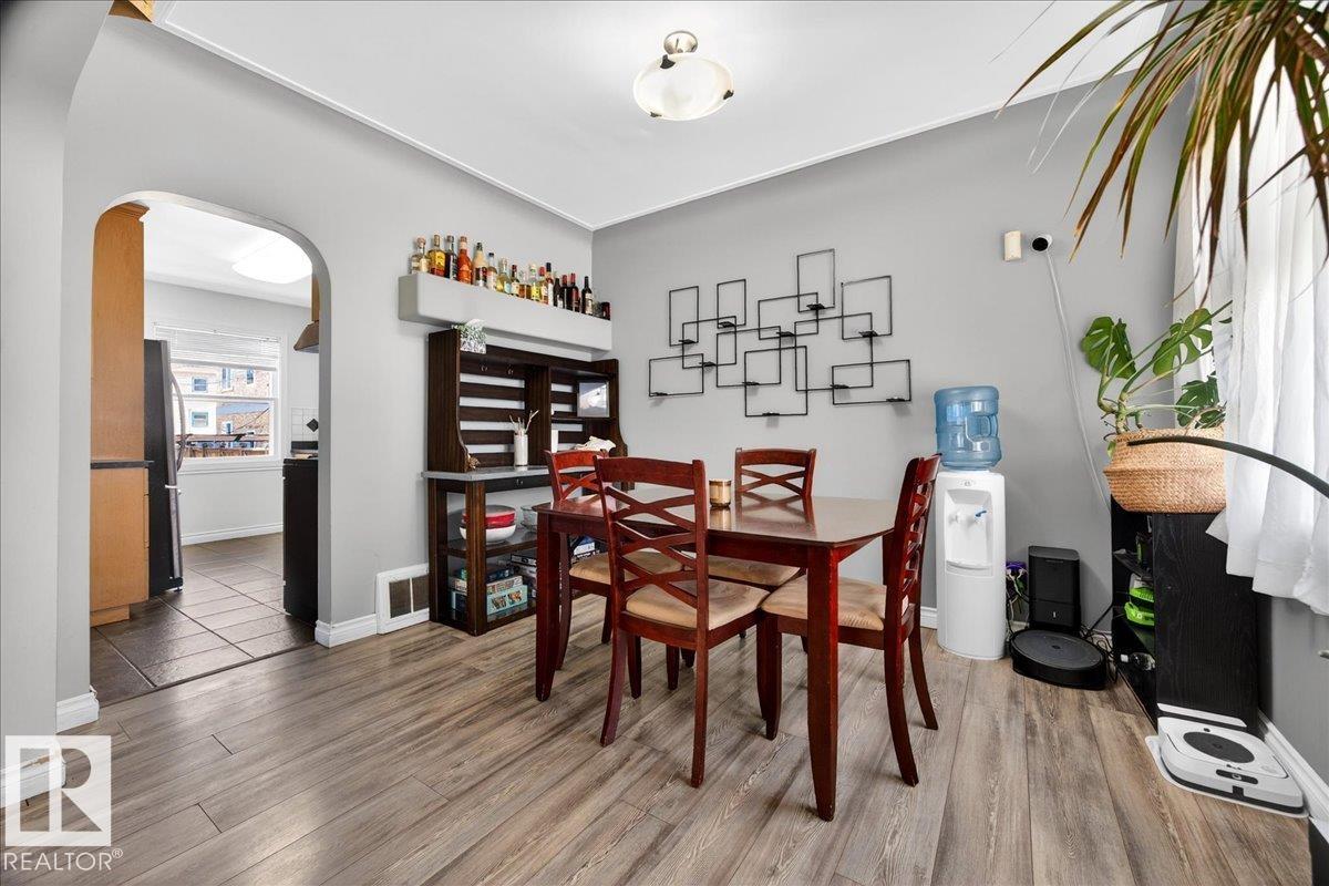 https://zimg.paragon.ice.com/ParagonImages/Property/PM/RAE/225399941/9/0/0/4ce74eb90861b82e293c052d90e4b53a/1/8f2f687dda4e09d822776795a67b59f5/225399941-fae269ae-0bfe-48f8-91e4-567d5167b8d9.JPG