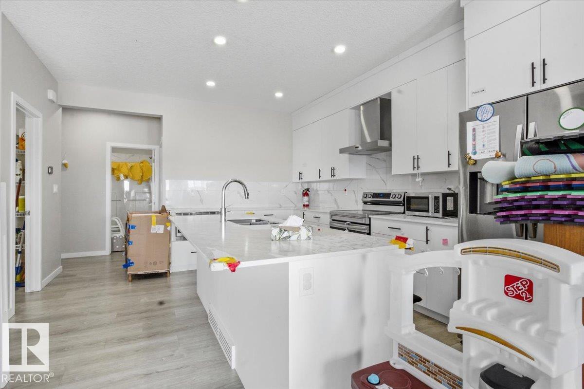 https://zimg.paragon.ice.com/ParagonImages/Property/PM/RAE/225399942/33/0/0/d41ab9f29f00f43e2fab10f7222e8bec/1/b7767b826d84dc8853d8852b01df051a/225399942-21cab62d-ef3a-4de6-87ff-b05a474d7cb1.JPG