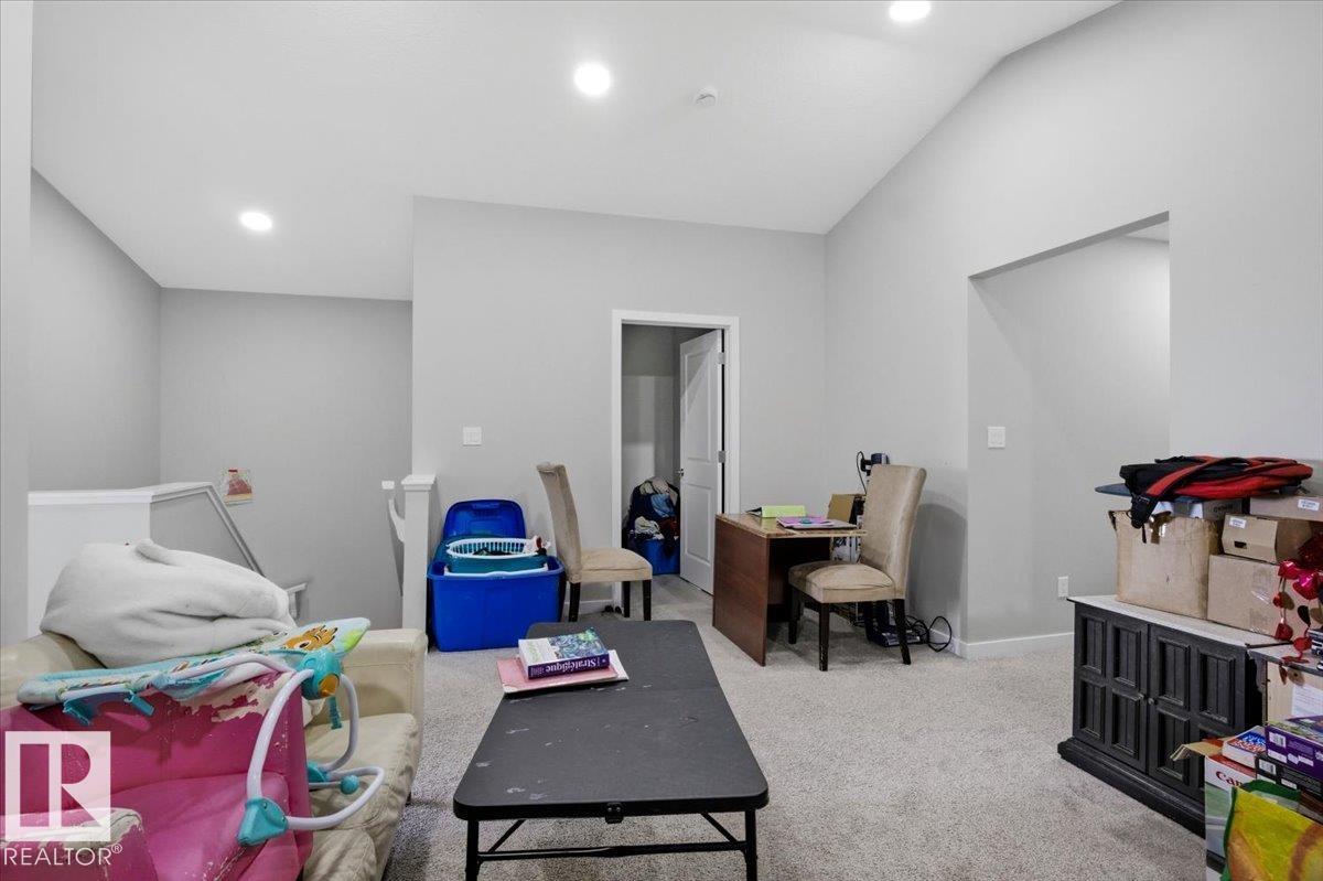 https://zimg.paragon.ice.com/ParagonImages/Property/PM/RAE/225399942/36/0/0/127443e1384f6d3698a93f3f3629983e/1/b7767b826d84dc8853d8852b01df051a/225399942-304780a6-90e8-4174-8e02-c9c71ed1533e.JPG