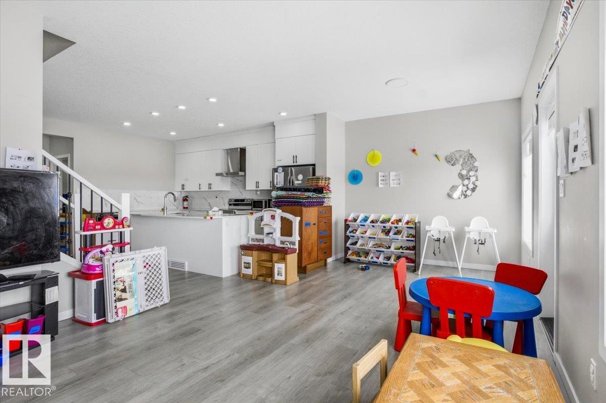 https://zimg.paragon.ice.com/ParagonImages/Property/PM/RAE/225399942/8/0/0/ab8bd02e73028cae19b8b2b5201c3712/1/b7767b826d84dc8853d8852b01df051a/225399942-6c783733-923e-4683-8835-80a81b6b6f1f.JPG