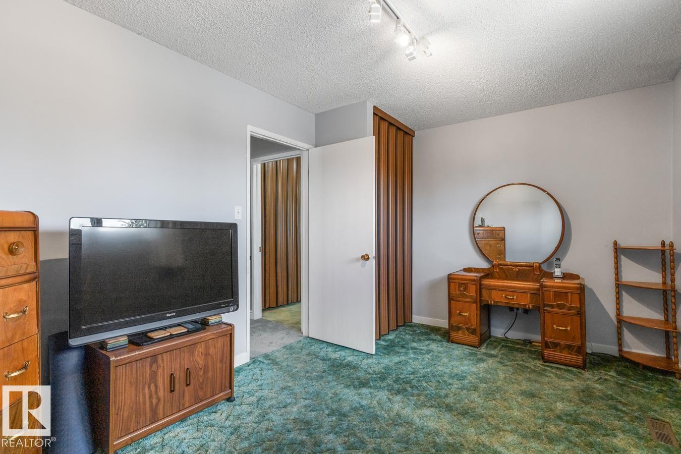 Photo 23 at 10502 158 Street NW, Britannia Youngstown, Edmonton