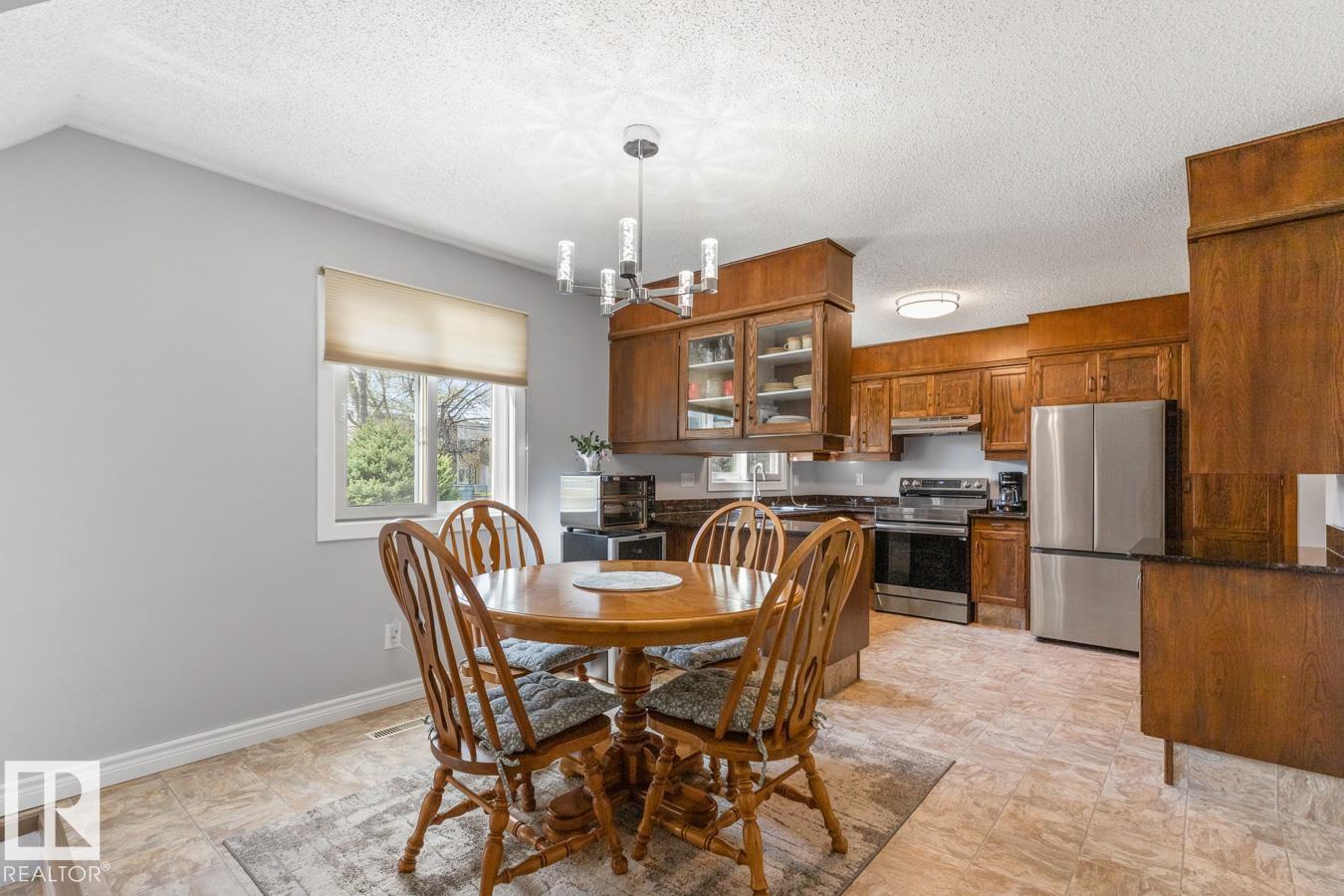 Photo 6 at 10502 158 Street NW, Britannia Youngstown, Edmonton