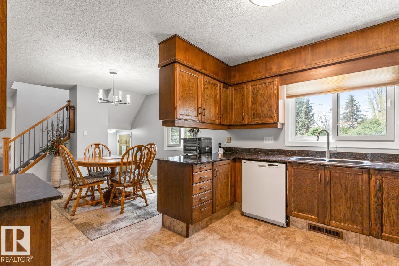 Photo 10 at 10502 158 Street NW, Britannia Youngstown, Edmonton