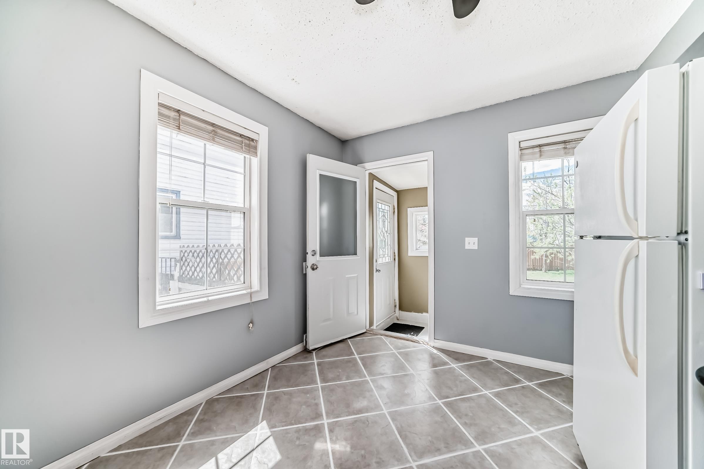 Photo 9 at 11942 62 Street NW, Montrose, Edmonton