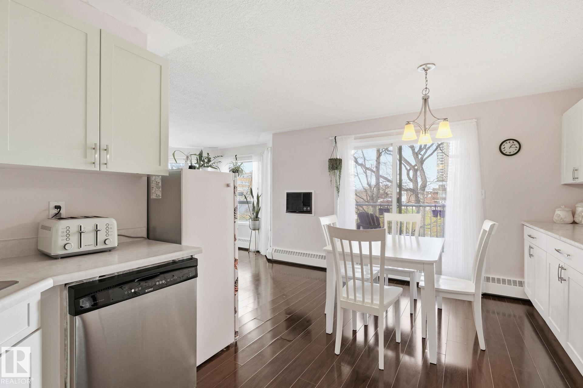 Photo 6 at 204 - 10827 85 Avenue NW, Garneau, Edmonton