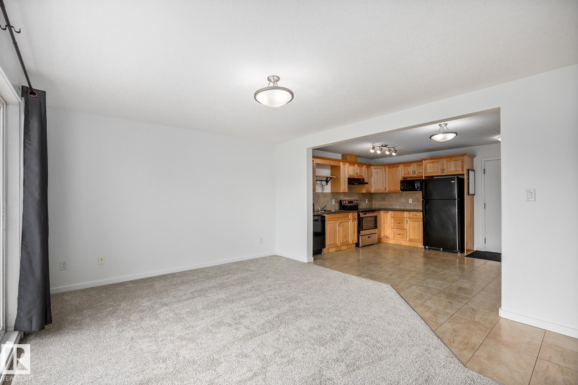 https://zimg.paragon.ice.com/ParagonImages/Property/PM/RAE/225399996/15/0/0/a48892785c94259b9dcda609f0741c84/1/febbc6099184177891a6125945cfeb75/225399996-ab86c334-303a-4b1d-b408-495cd10aca98.JPG