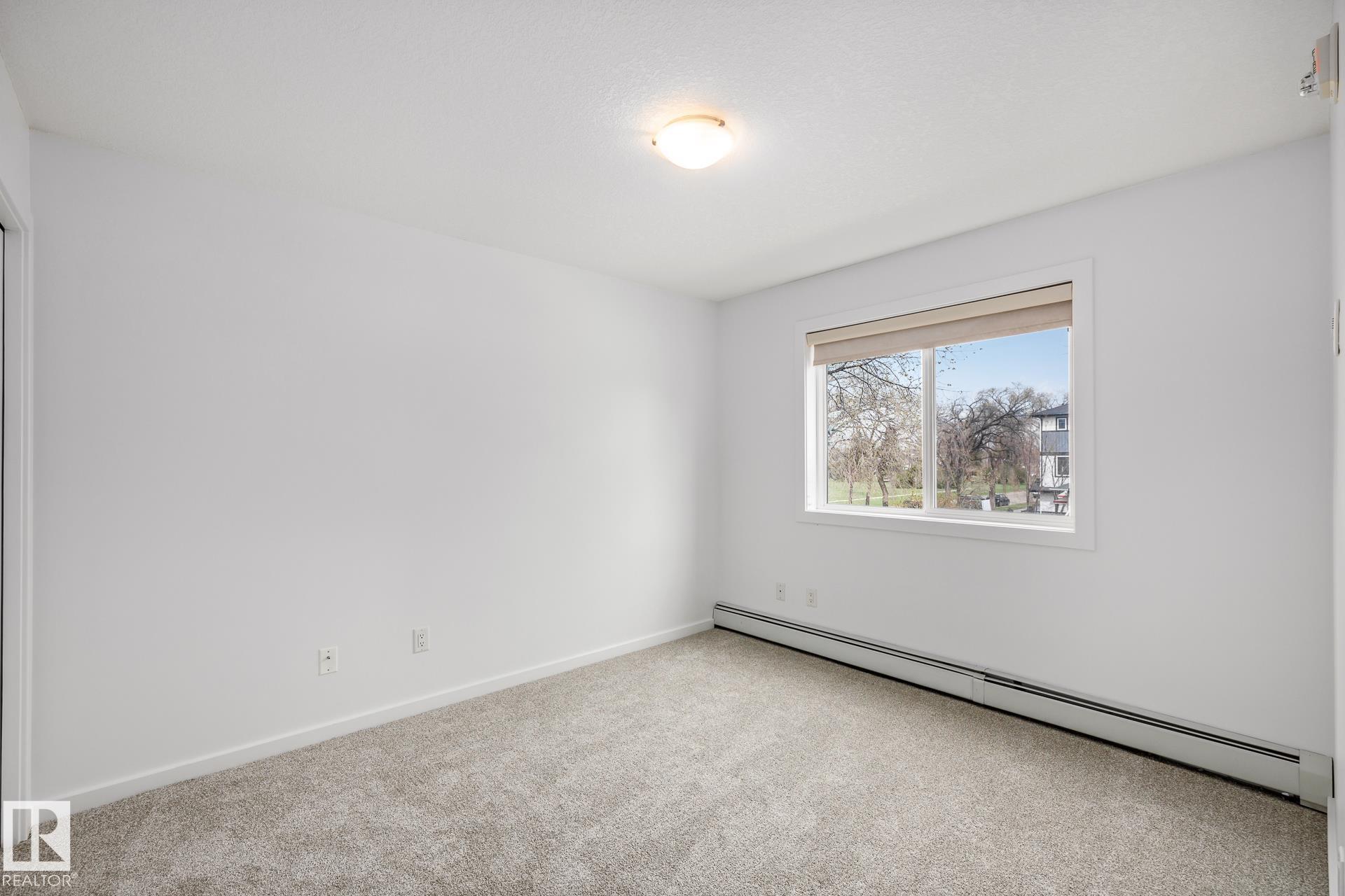 https://zimg.paragon.ice.com/ParagonImages/Property/PM/RAE/225399996/17/0/0/537e746c0d5ea2ff189442884d51ab84/1/febbc6099184177891a6125945cfeb75/225399996-cfeed8f5-45d8-45ae-8a8d-28cd31c572c7.JPG