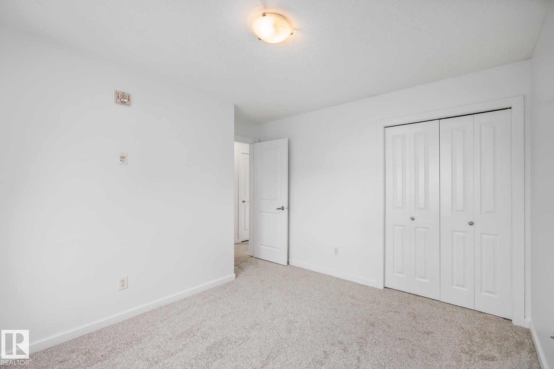 https://zimg.paragon.ice.com/ParagonImages/Property/PM/RAE/225399996/19/0/0/c9f36c99b5594760ae000415e96c6097/1/febbc6099184177891a6125945cfeb75/225399996-7f733210-55fd-4e44-a190-eb57337e5559.JPG