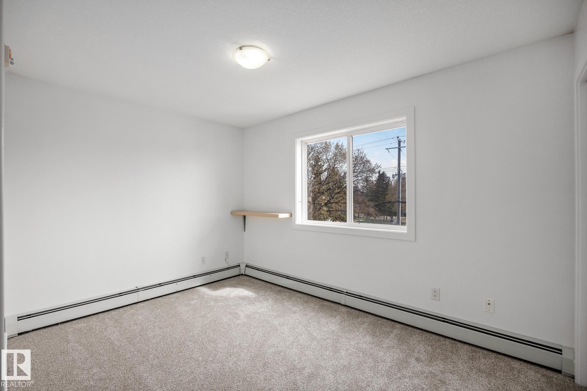 https://zimg.paragon.ice.com/ParagonImages/Property/PM/RAE/225399996/20/0/0/c14f86df0880902d4145ec101f3e2cf6/1/febbc6099184177891a6125945cfeb75/225399996-2a2e092e-7c0d-4341-bb23-c7dc044027fa.JPG