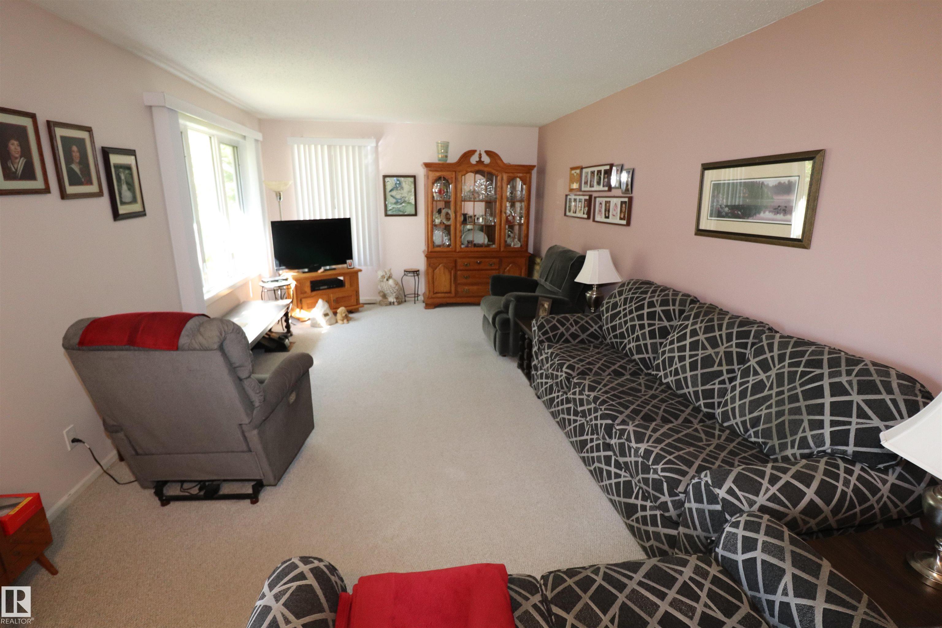Photo 7 at 1 - 22348 Twp Road 512, Marvin Gardens, Rural Strathcona County