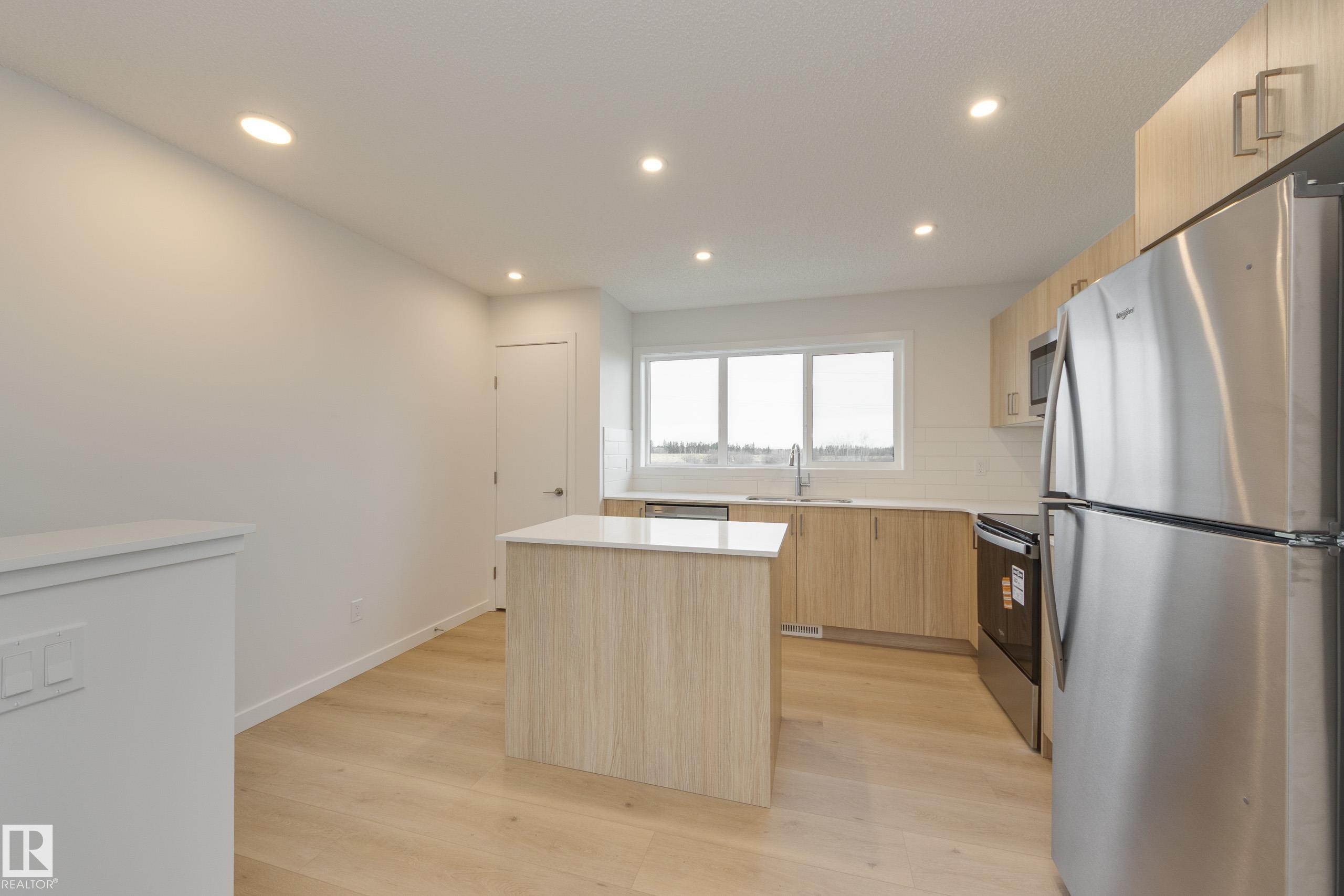 https://zimg.paragon.ice.com/ParagonImages/Property/PM/RAE/225400024/15/0/0/5e7c33edbc816285f50f73d7dfc5fcc4/1/842c24fee93f3fc1145c9ded1fe1eb05/225400024-E5D25CEF-C2C4-4F60-9CBA-5543271C20CE.JPG