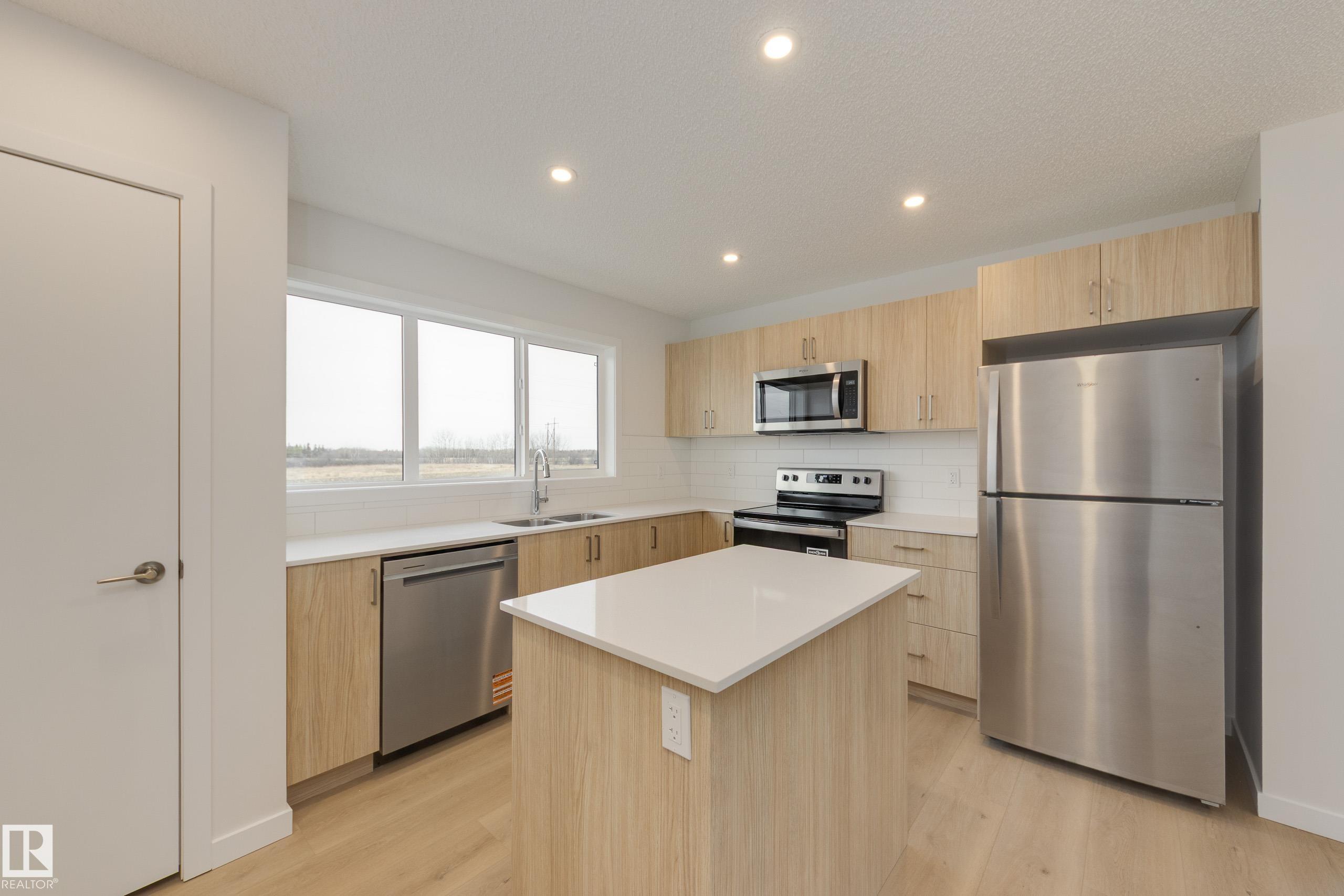 https://zimg.paragon.ice.com/ParagonImages/Property/PM/RAE/225400024/17/0/0/8b1fed4114cb724ec537491dc37c7b20/1/842c24fee93f3fc1145c9ded1fe1eb05/225400024-D2559BE5-EB91-43B5-85F1-1D560B9E6F61.JPG