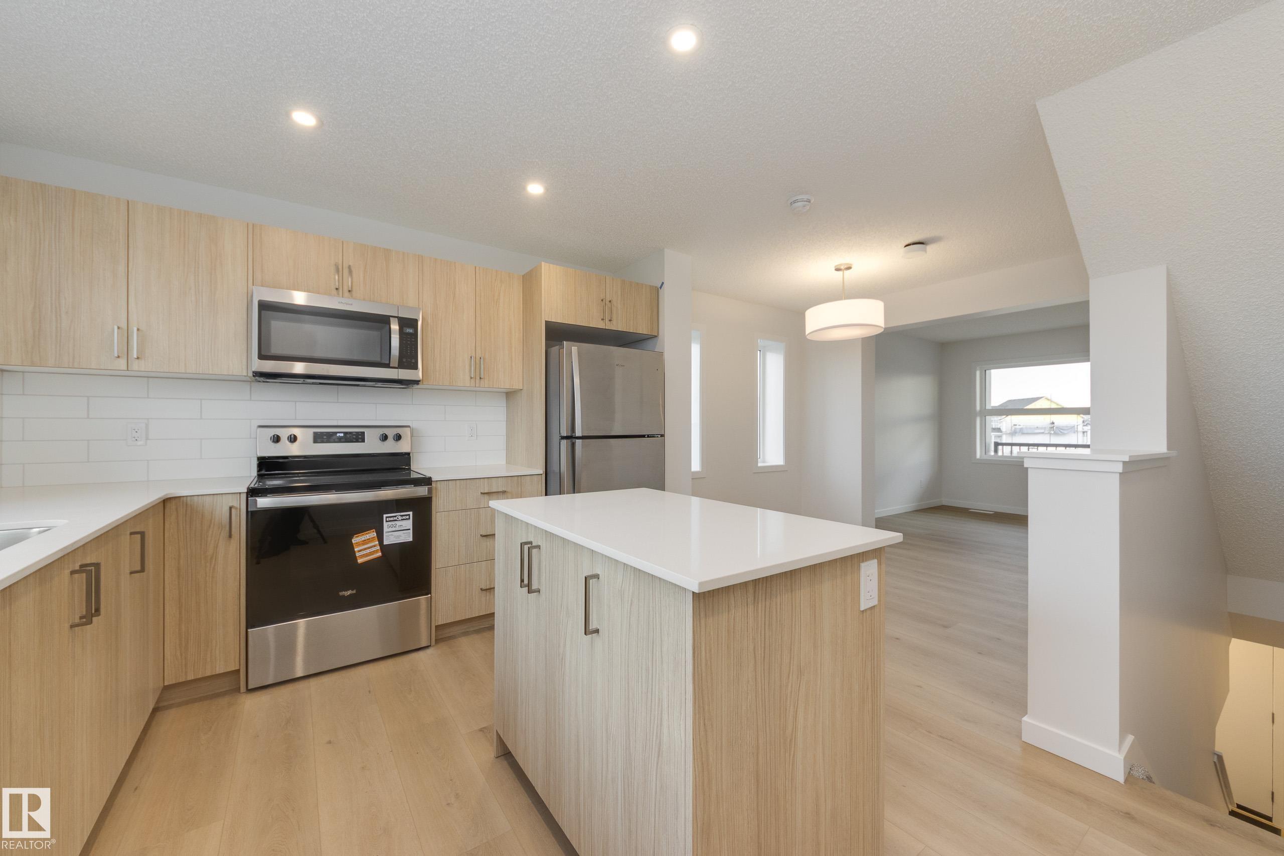 https://zimg.paragon.ice.com/ParagonImages/Property/PM/RAE/225400024/21/0/0/6f9c2f7c79e8a005ca81e93da2e91417/1/842c24fee93f3fc1145c9ded1fe1eb05/225400024-367E3626-FAAD-4748-9FB8-0791EECF958D.JPG