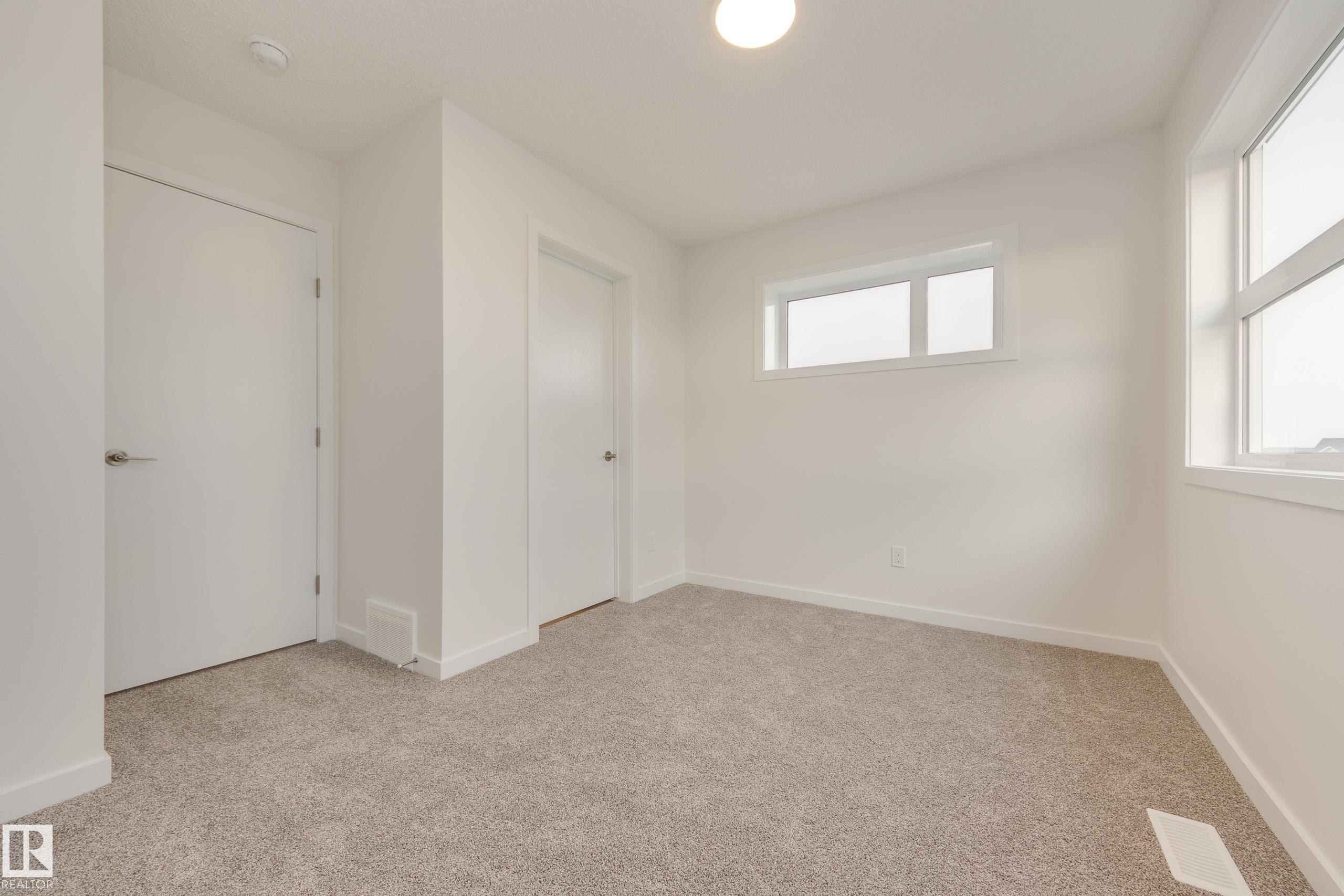 https://zimg.paragon.ice.com/ParagonImages/Property/PM/RAE/225400024/26/0/0/5bf9262567d72bad4bfda143e0776cc9/1/842c24fee93f3fc1145c9ded1fe1eb05/225400024-CEEBD9F7-CE82-4DF7-8CC1-D5170C42EDDF.JPG