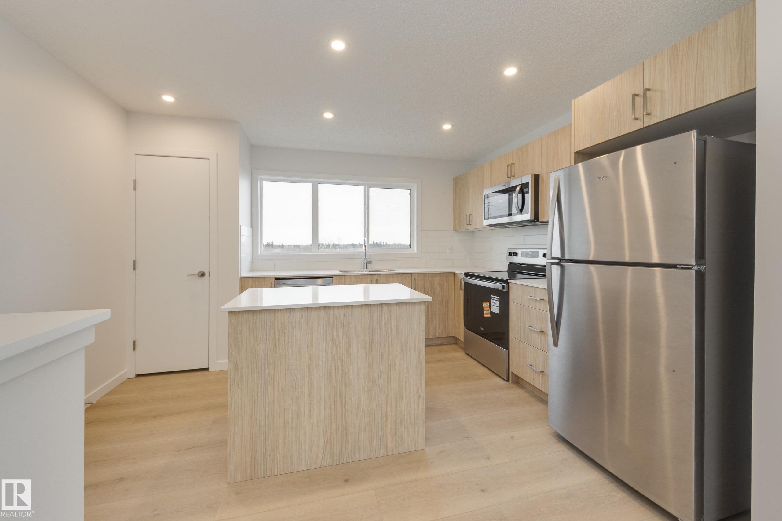 https://zimg.paragon.ice.com/ParagonImages/Property/PM/RAE/225400025/16/0/0/d3d766528eb4b4c7eb8c71ce6c314546/1/63200e7c90fd115a51aa72fa4fda2e2f/225400025-3999691B-26A3-4BD3-9AEF-156649614187.JPG
