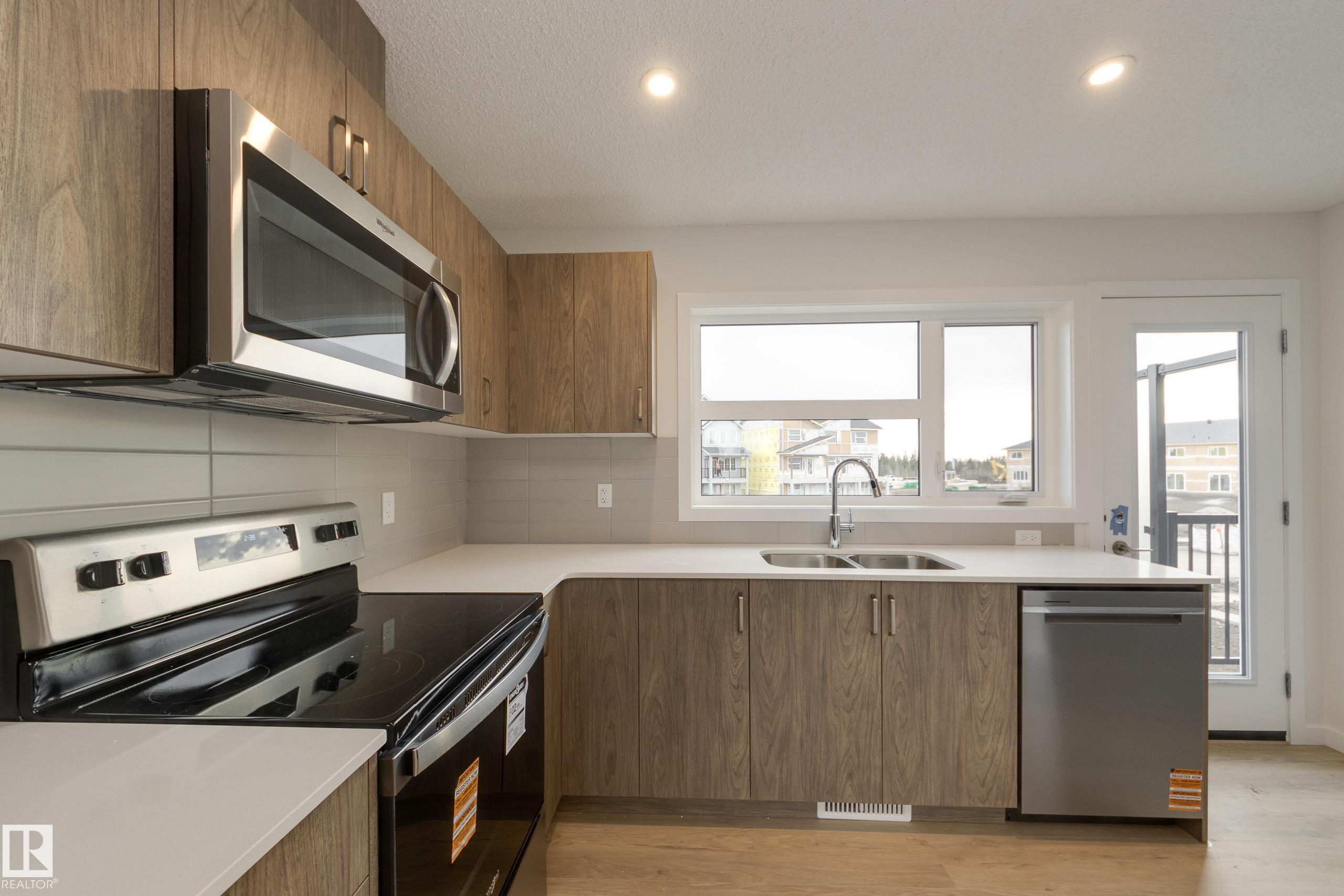 https://zimg.paragon.ice.com/ParagonImages/Property/PM/RAE/225400027/16/0/0/9bdc611989e617e0bd34260f7b198598/1/228ba3e78fbaf7d7be8926d79b573afc/225400027-471F878F-FE38-42C5-A5B3-3EBD51644F5B.JPG