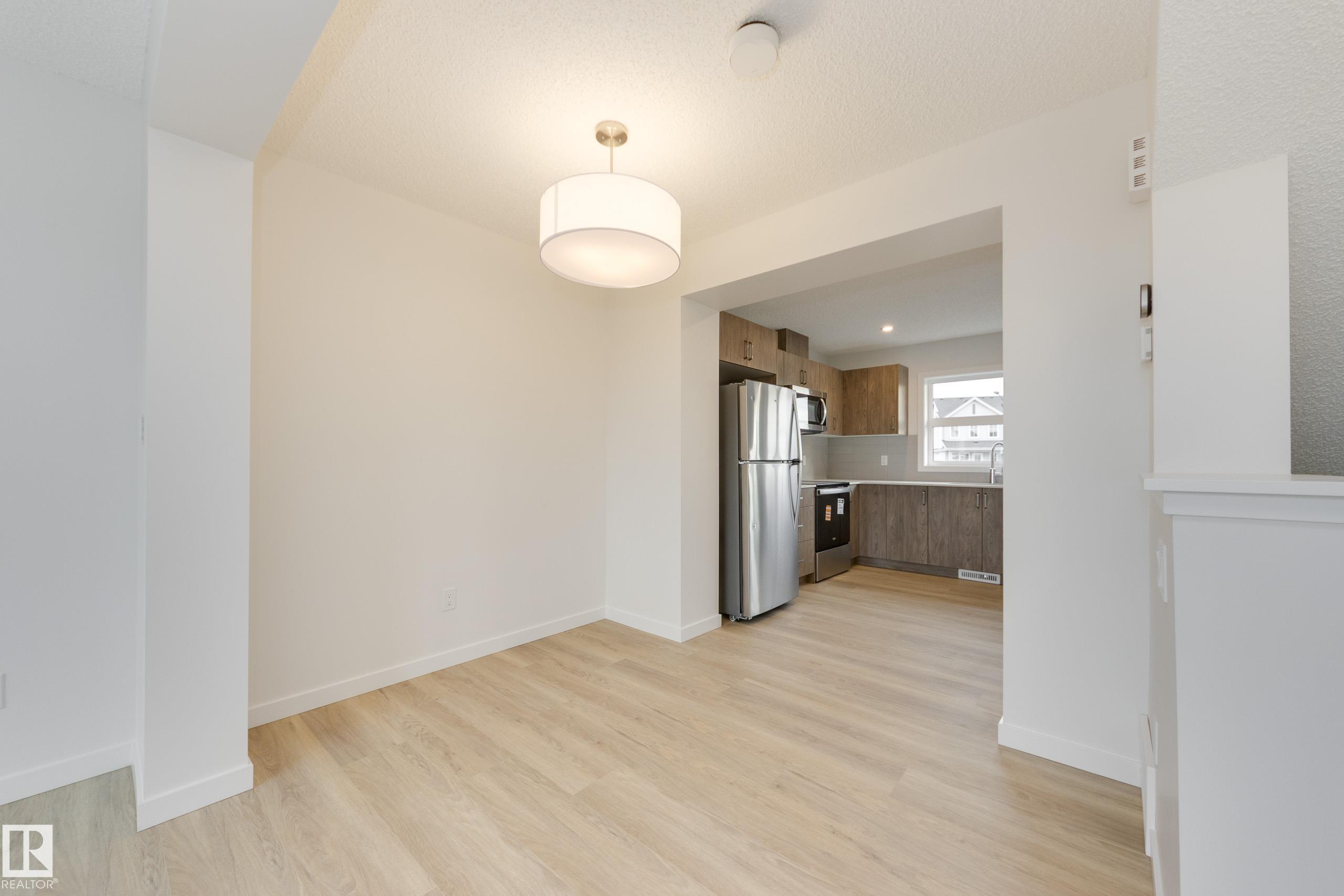https://zimg.paragon.ice.com/ParagonImages/Property/PM/RAE/225400027/9/0/0/22253ae9aeb406a007b631f2f02dbfac/1/228ba3e78fbaf7d7be8926d79b573afc/225400027-6249C77C-8413-486D-A158-2417B5691B69.JPG