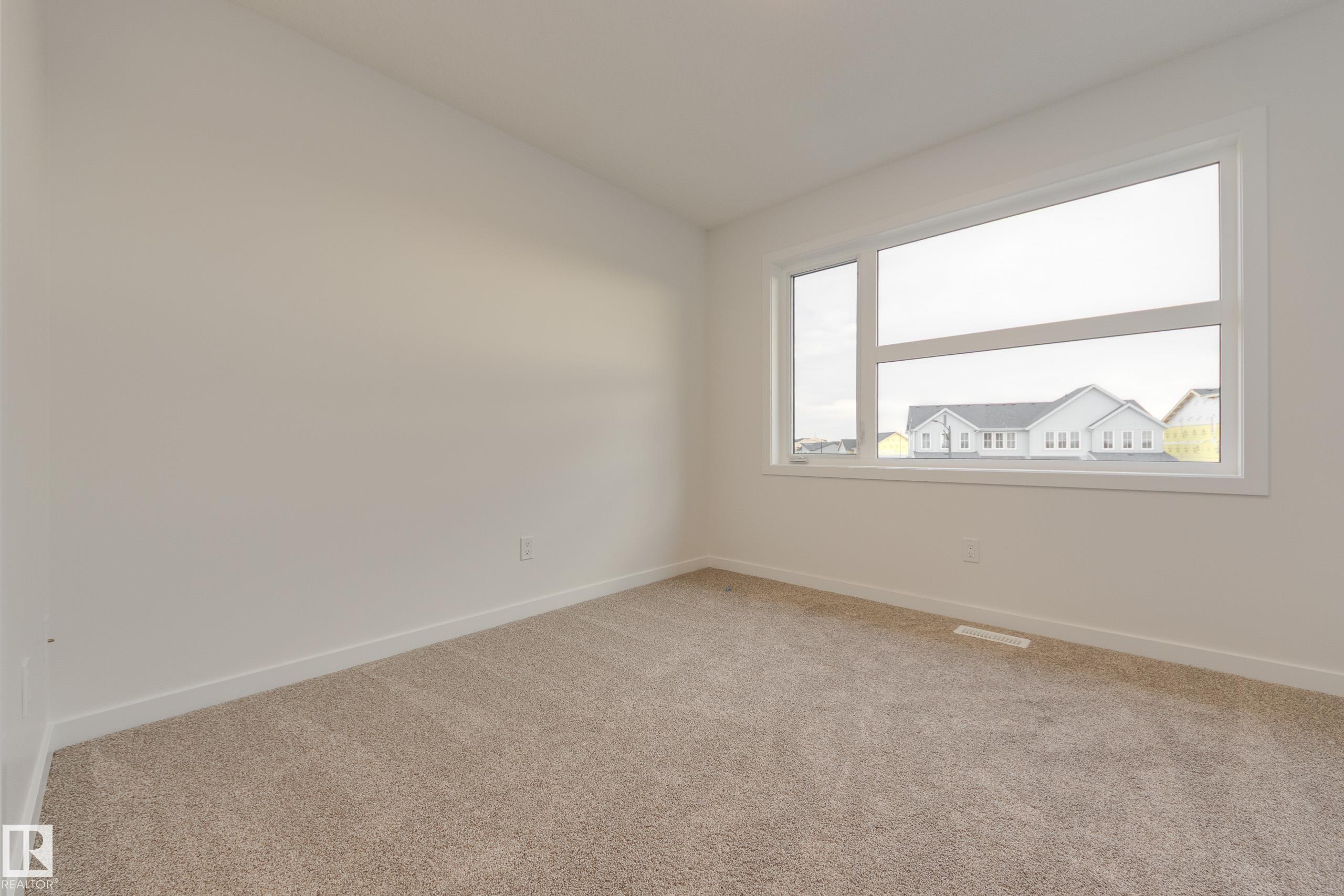 https://zimg.paragon.ice.com/ParagonImages/Property/PM/RAE/225400030/20/0/0/6550c567c0856cc524482c2cbc8da1ad/1/ef75ba773264df1af40b8f80807da47d/225400030-71214089-9052-430B-90A7-6805310349BF.JPG
