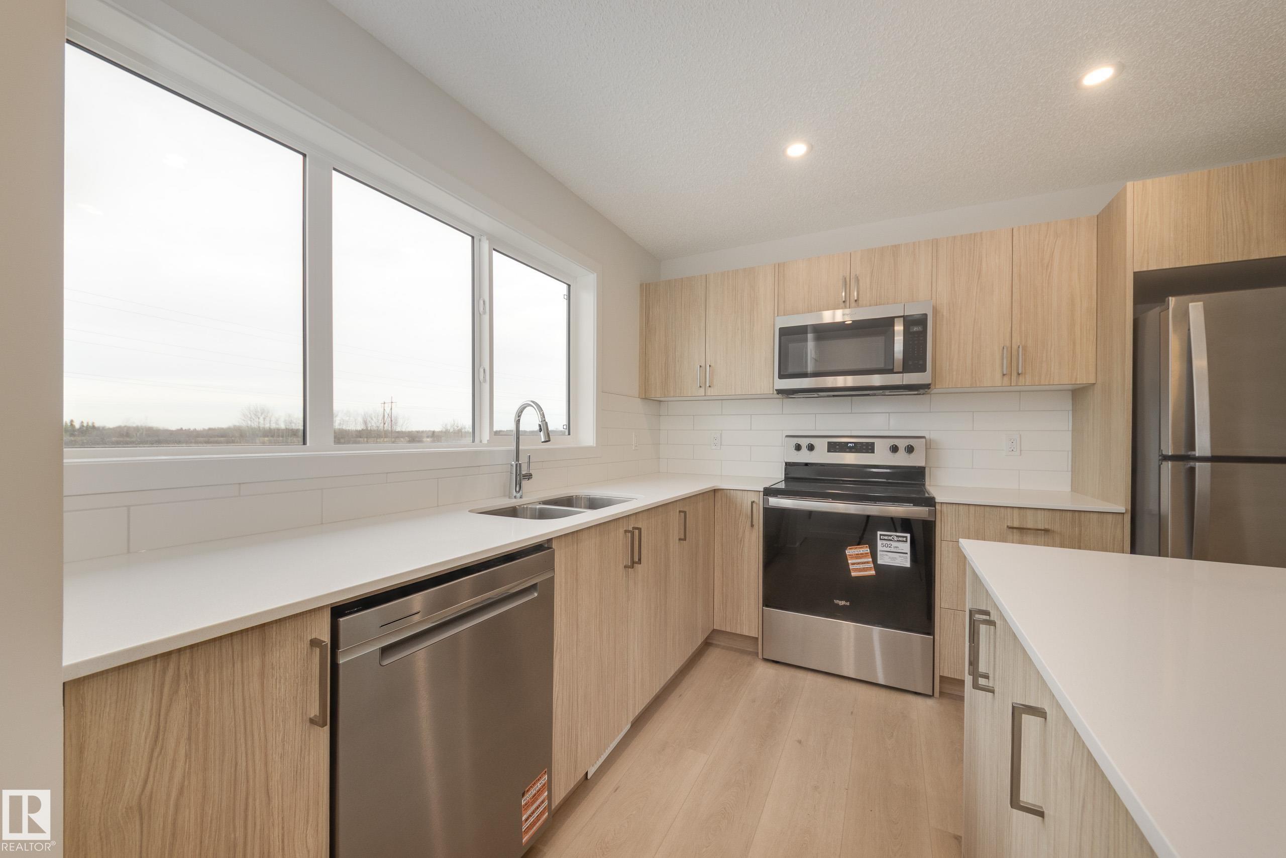 https://zimg.paragon.ice.com/ParagonImages/Property/PM/RAE/225400031/19/0/0/4ee89682fbfcace9c95310d53a460e8c/1/1cf8bd449272aecf12c7985ebf8be3a7/225400031-792EB658-F508-4B0A-966E-636A8C509B30.JPG