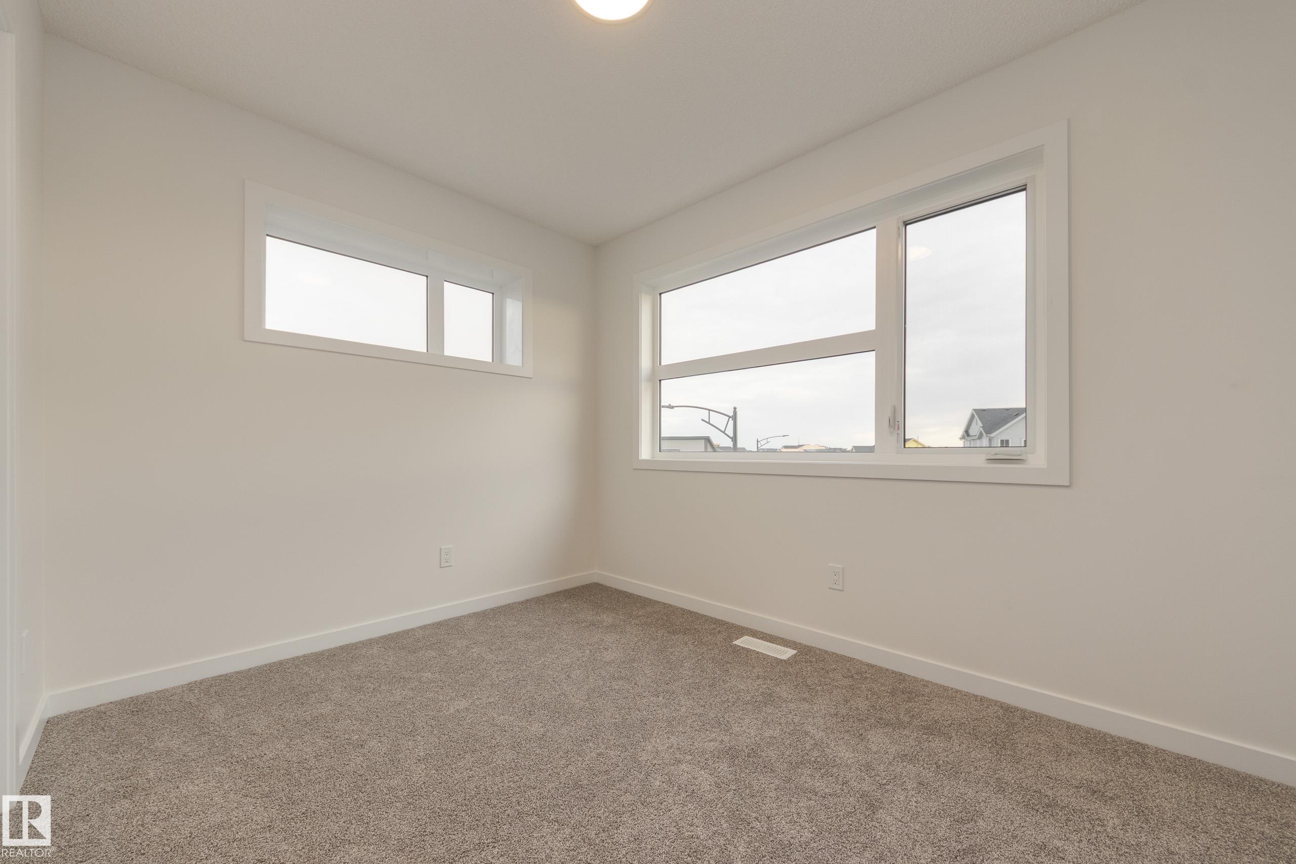 https://zimg.paragon.ice.com/ParagonImages/Property/PM/RAE/225400031/28/0/0/36983af38926735051e7c3df57f06b56/1/1cf8bd449272aecf12c7985ebf8be3a7/225400031-150957FD-37CB-4D2A-9E84-8CA65CA42651.JPG