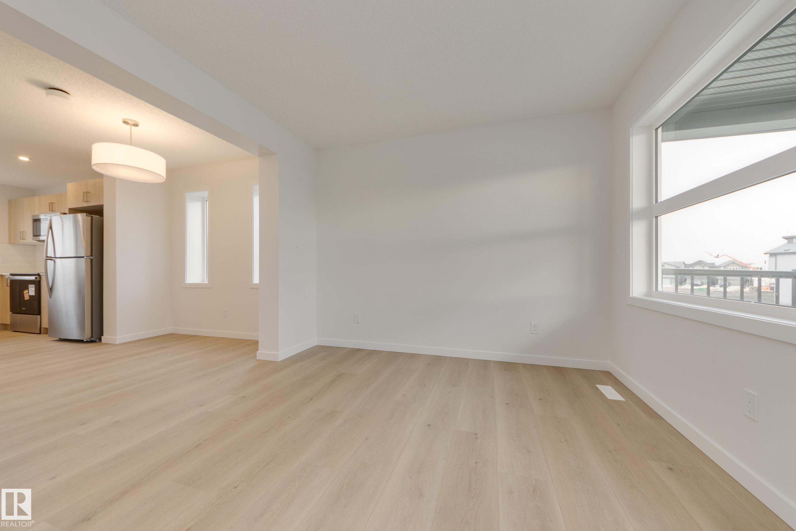 https://zimg.paragon.ice.com/ParagonImages/Property/PM/RAE/225400031/7/0/0/969dd6afaa30cd912353dabd0826feb4/1/1cf8bd449272aecf12c7985ebf8be3a7/225400031-6B134606-F0CD-454B-B21F-51E20055A9EA.JPG