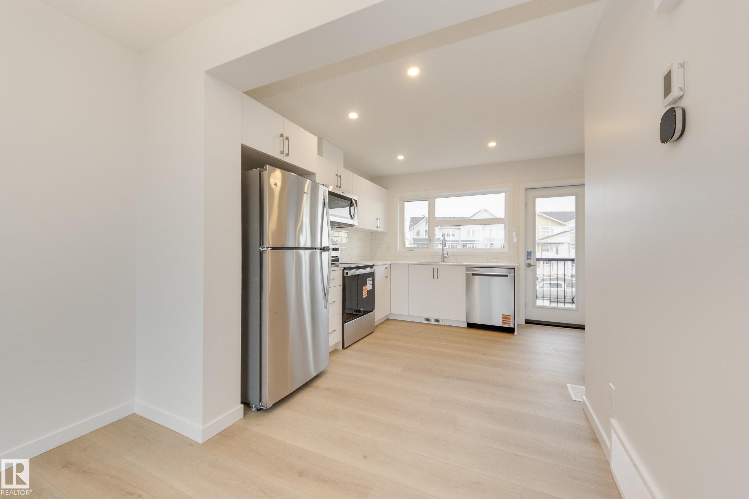 https://zimg.paragon.ice.com/ParagonImages/Property/PM/RAE/225400034/12/0/0/f0599882991dd86d51d61476674f1181/1/1637bb1943c643d808ae12f002cdd46c/225400034-7B5CD81D-540A-4CC6-91B7-5B3879FC0961.JPG