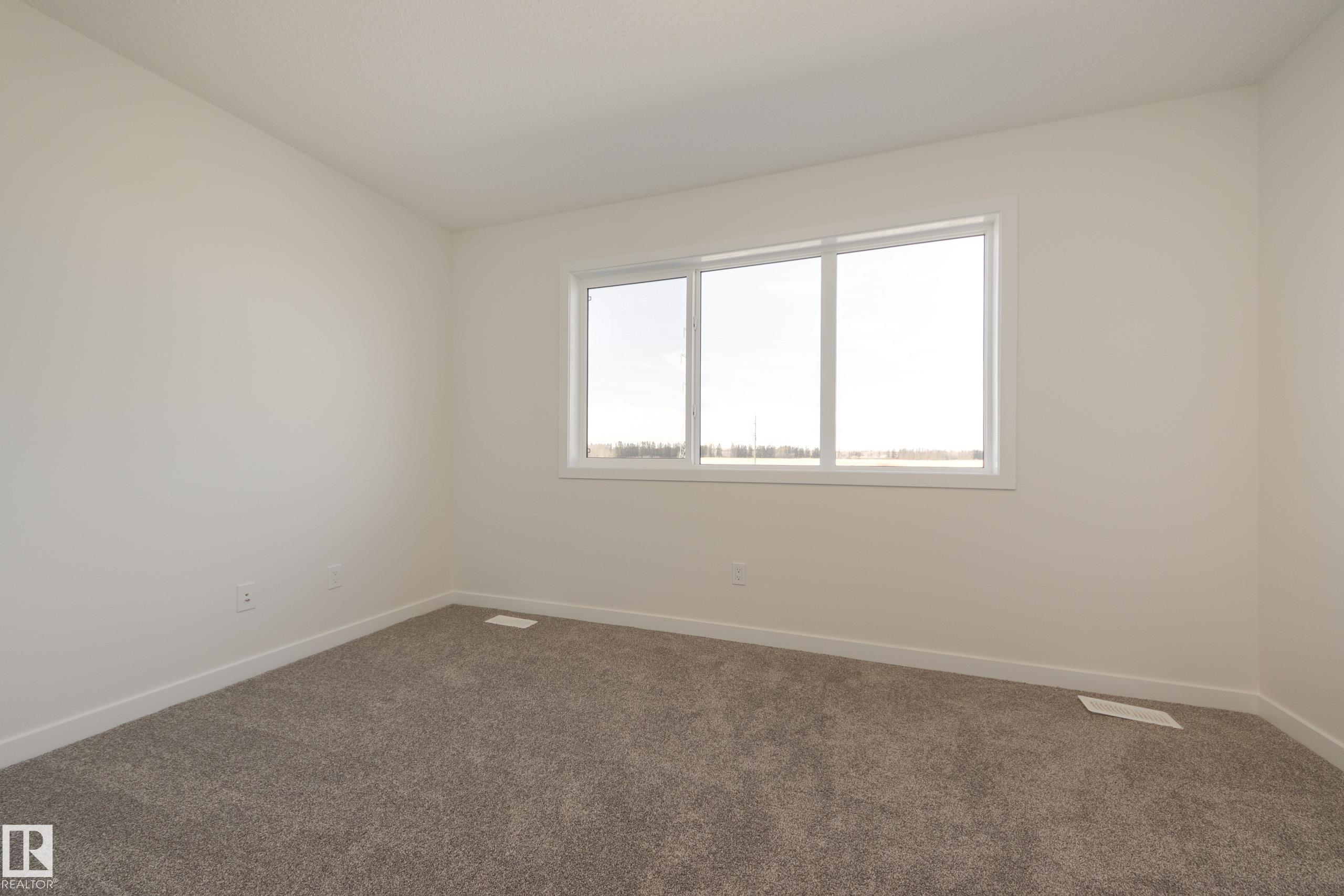https://zimg.paragon.ice.com/ParagonImages/Property/PM/RAE/225400036/13/0/0/aff23cb9264076e2e6e1e48f67a22130/1/186f96f3899d340ad4a83226a83ec16e/225400036-B2C094D6-90F7-40AB-92F2-75BCDA648A90.JPG