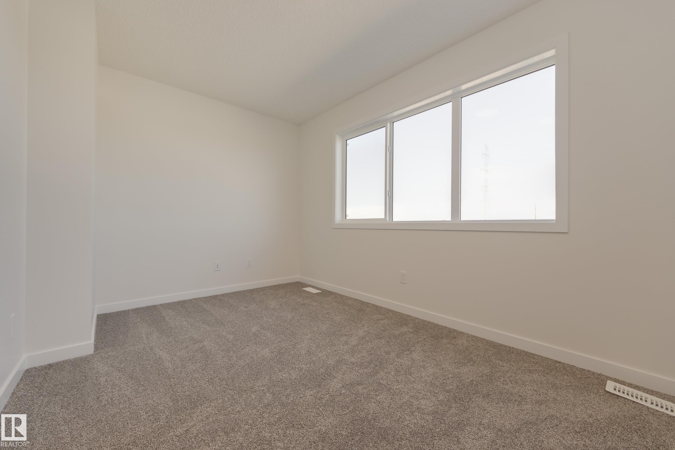 https://zimg.paragon.ice.com/ParagonImages/Property/PM/RAE/225400036/14/0/0/887d98e77388832ea7f9c8b4d3230d00/1/186f96f3899d340ad4a83226a83ec16e/225400036-2514A656-1210-4970-B8CD-ECF3FF900DE7.JPG