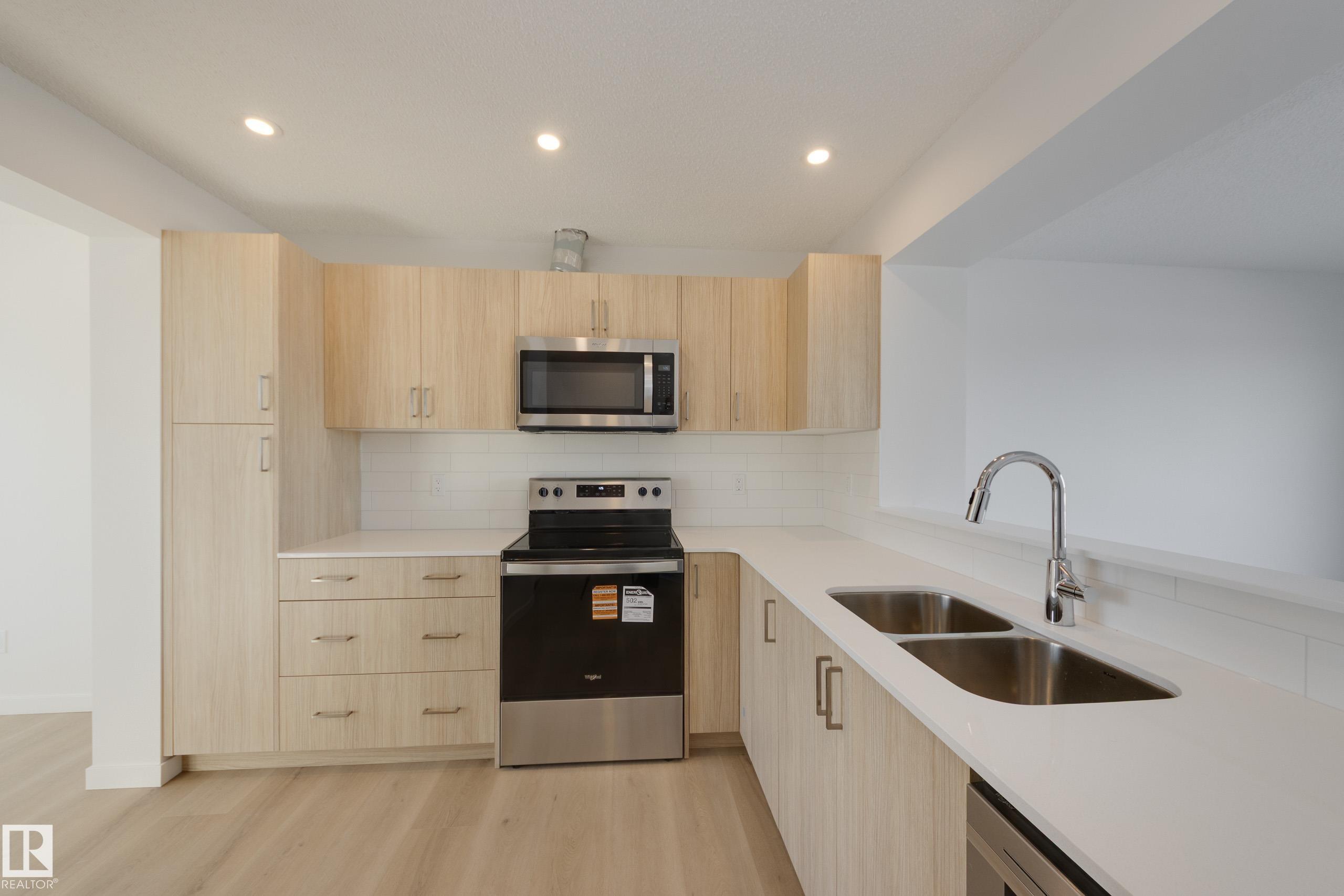 https://zimg.paragon.ice.com/ParagonImages/Property/PM/RAE/225400036/8/0/0/9f98eec23cd46e515d15d1767bf5785a/1/186f96f3899d340ad4a83226a83ec16e/225400036-9C97C005-5744-4927-A443-795F6689EB8C.JPG