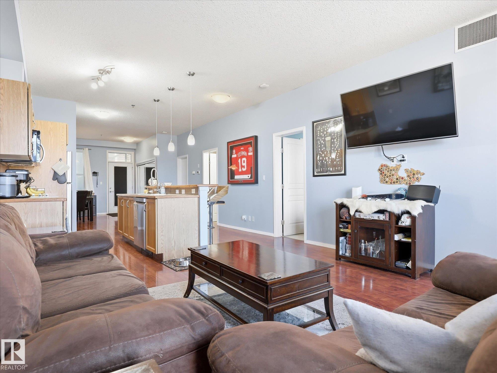 https://zimg.paragon.ice.com/ParagonImages/Property/PM/RAE/225400051/10/0/0/9f5e3c3204191c65c3deeeaf73196b50/1/570f2aa7a1704f737fd842682beb2601/225400051-b6db1f0a-0015-46f0-840d-27c96c65890c.JPG