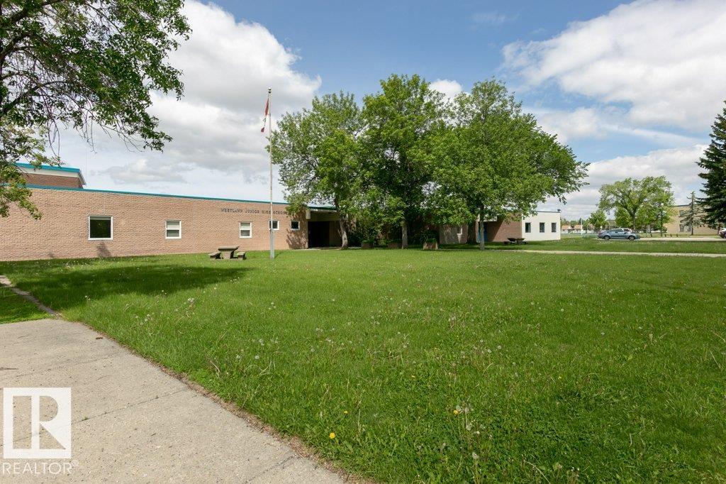 https://zimg.paragon.ice.com/ParagonImages/Property/PM/RAE/225400071/46/0/0/ac423573247235c5704255ffd3e4091e/1/e482a23fe661a01621488b5419d943e6/225400071-665b3206-d1a0-4116-ace7-67af5c426896.JPG